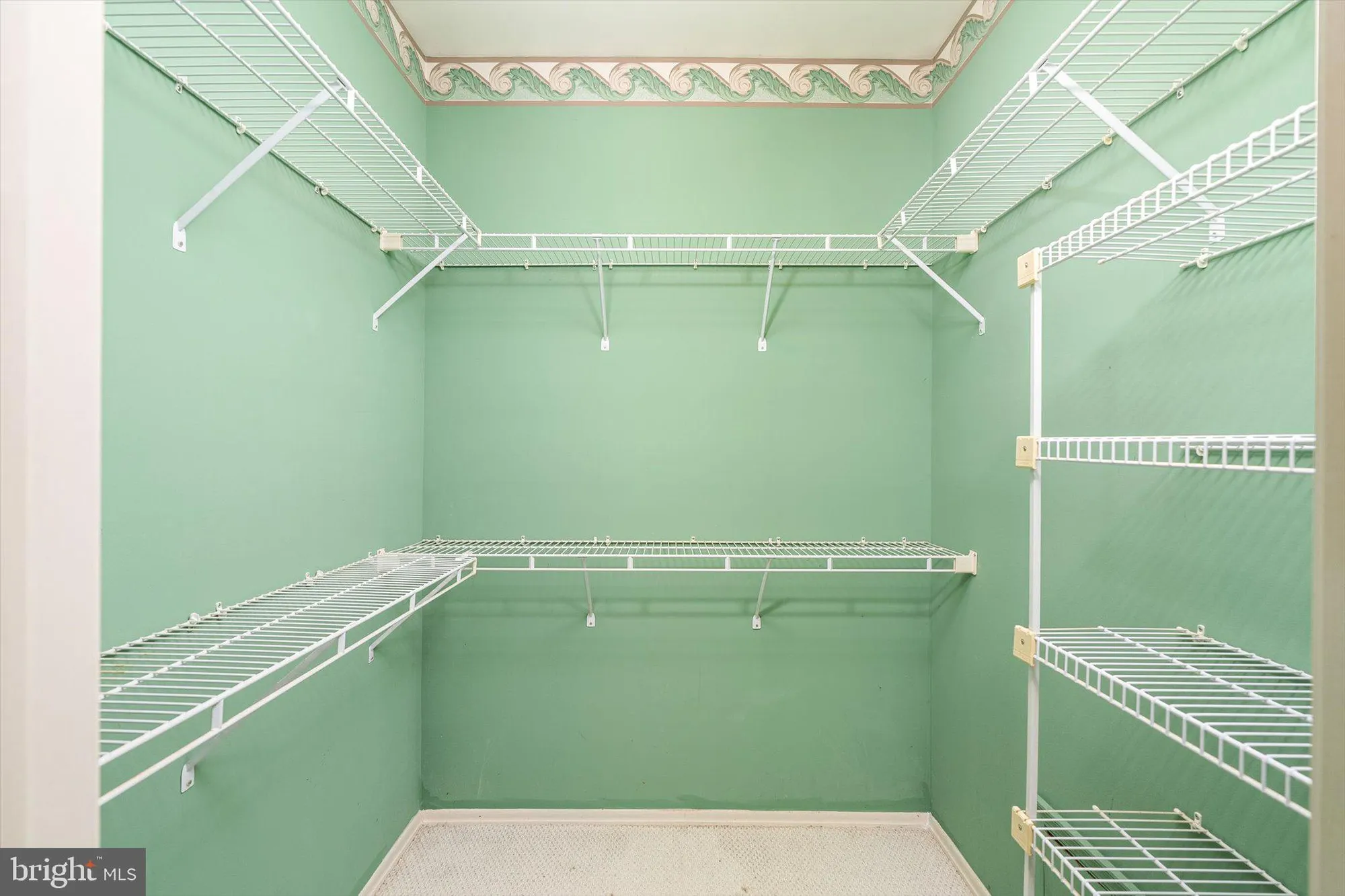 Property Slideshow image 16 of 25 | 213 homestead cir, Columbus, NJ, 08022