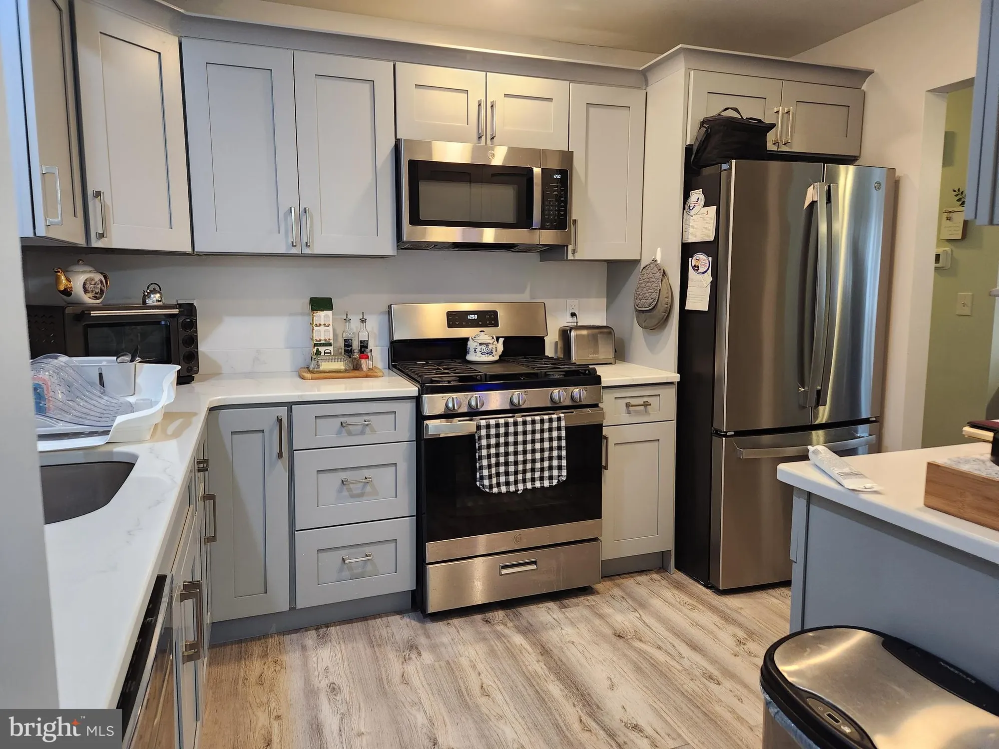 Property Slideshow image 8 of 51 | 35 edinburgh dr, Toms River, NJ, 08757