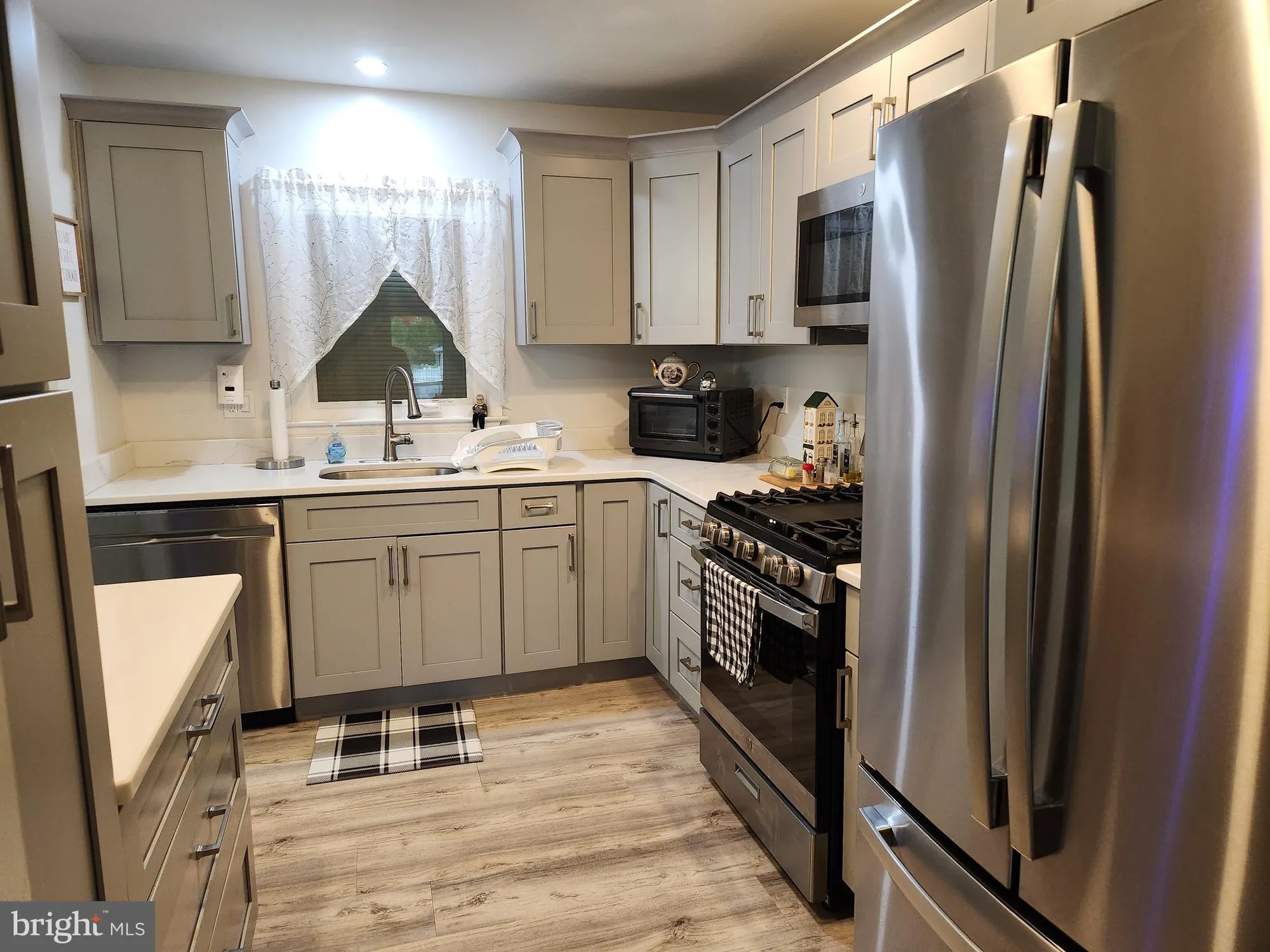 Property Slideshow image 11 of 51 | 35 edinburgh dr, Toms River, NJ, 08757