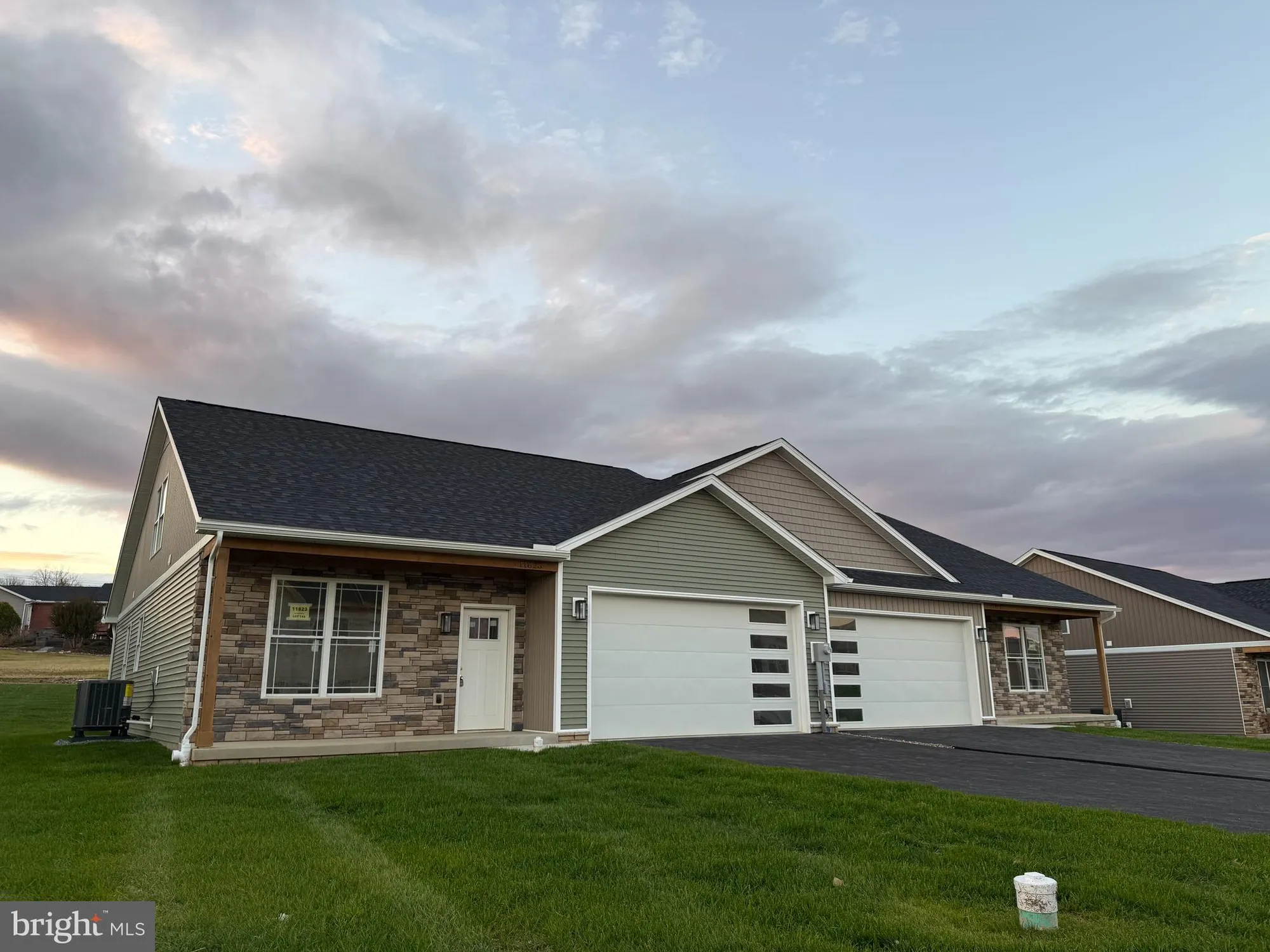 Property Slideshow image 1 of 2 | 11823 mystic rock ln s, Waynesboro, PA, 17268