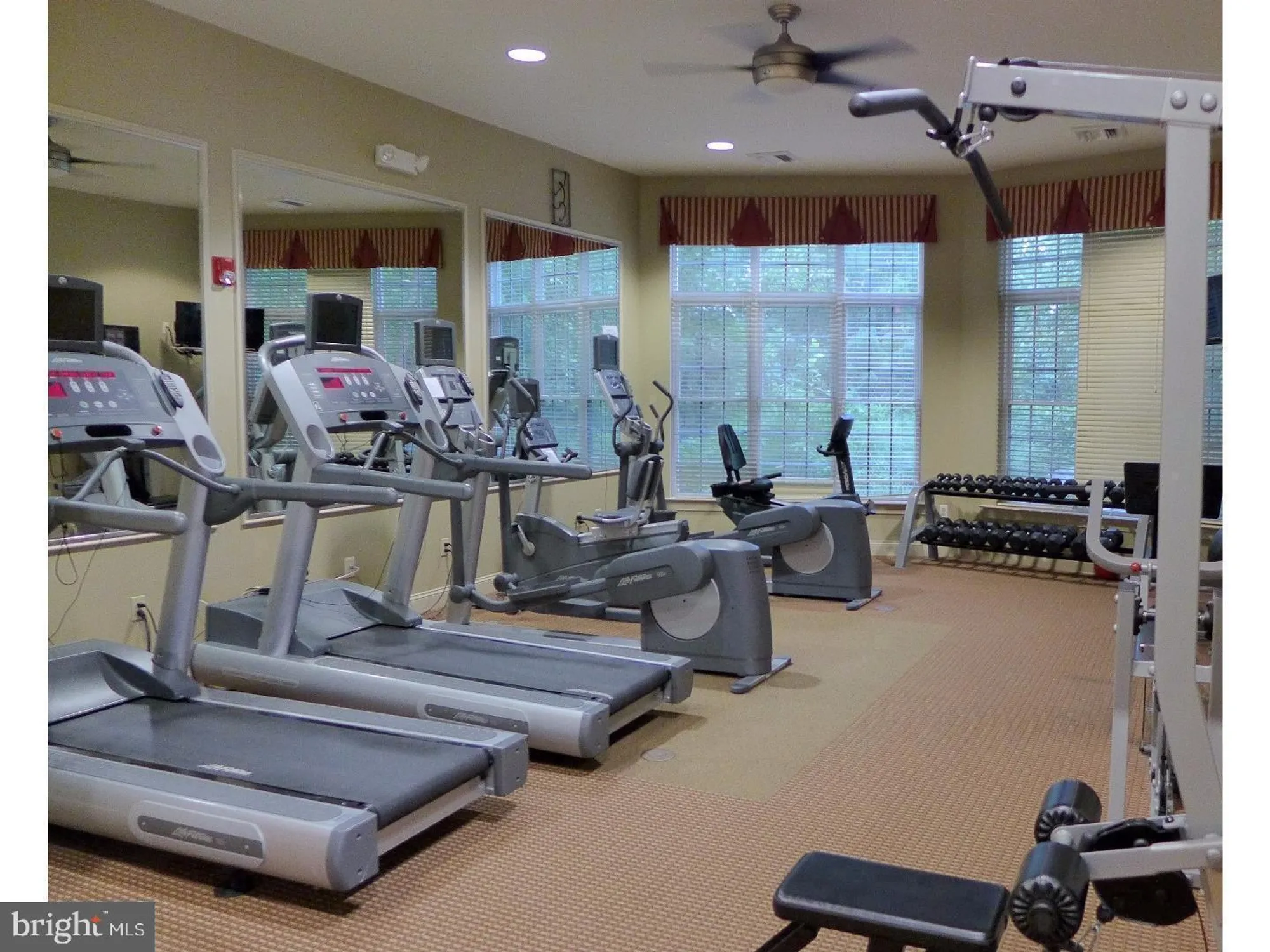 Property Slideshow image 10 of 16 | 3000 village way # 3101, Boothwyn, PA, 19061