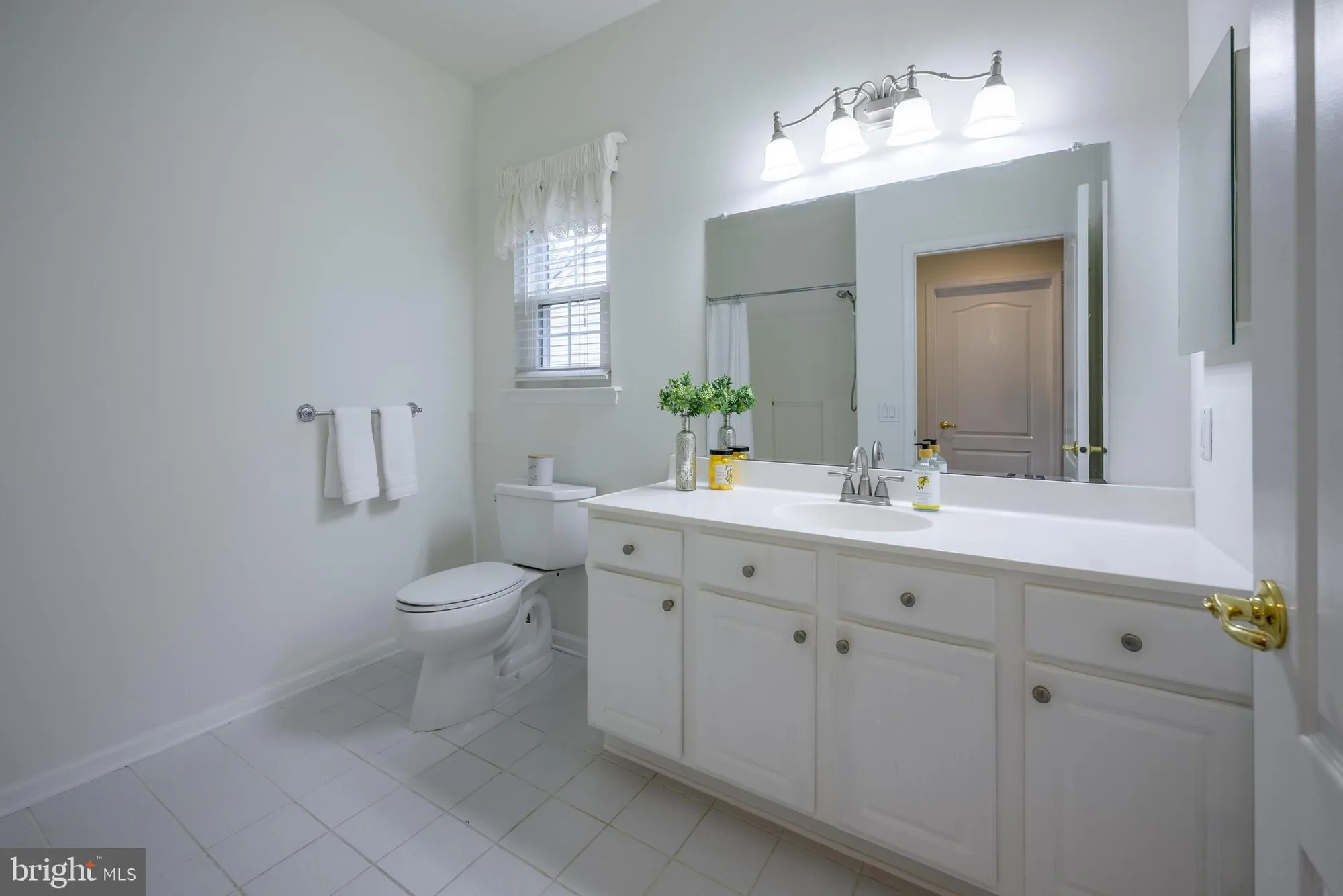 Property Slideshow image 17 of 41 | 8 jonquil pl, Marlton, NJ, 08053