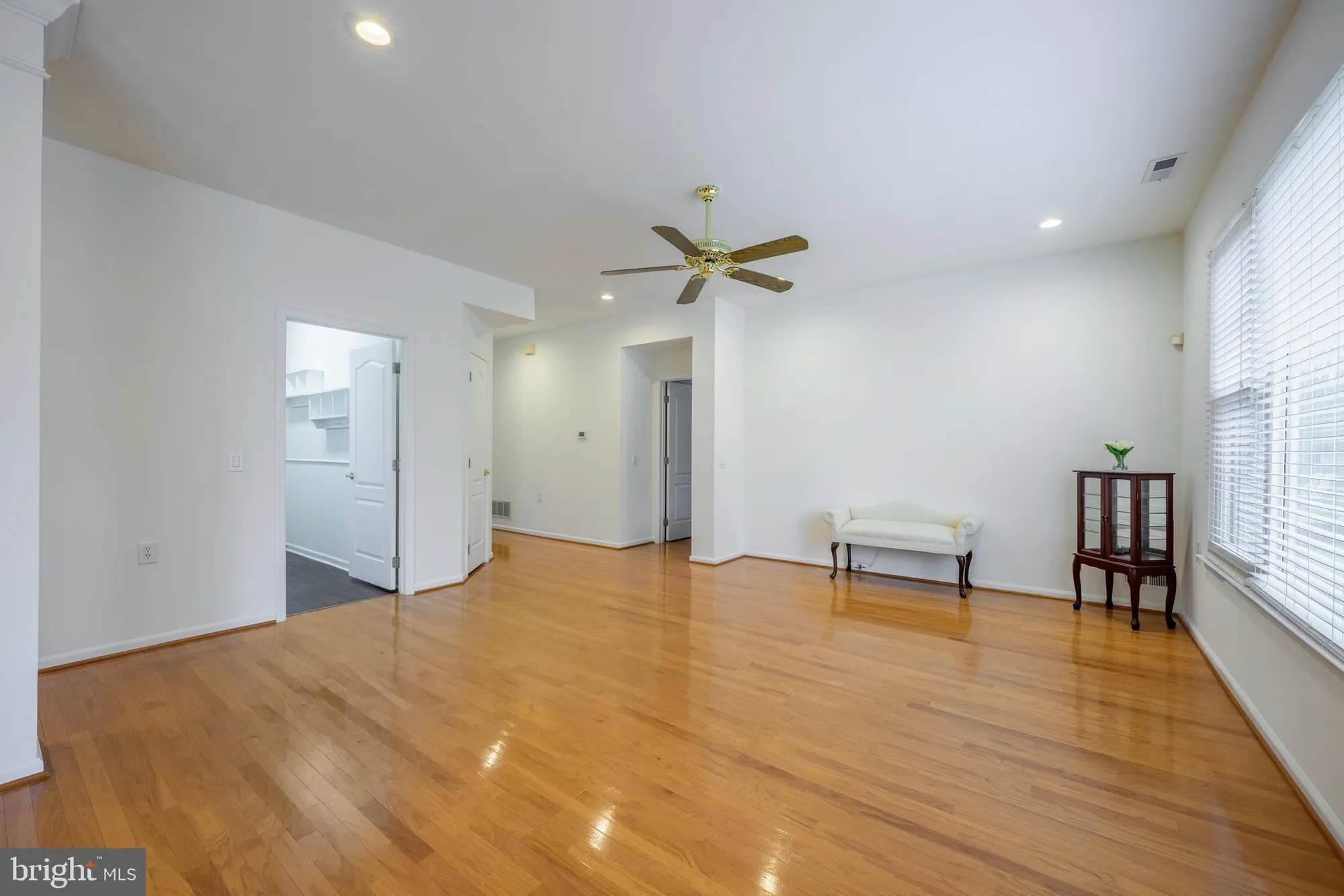 Property Slideshow image 11 of 41 | 8 jonquil pl, Marlton, NJ, 08053