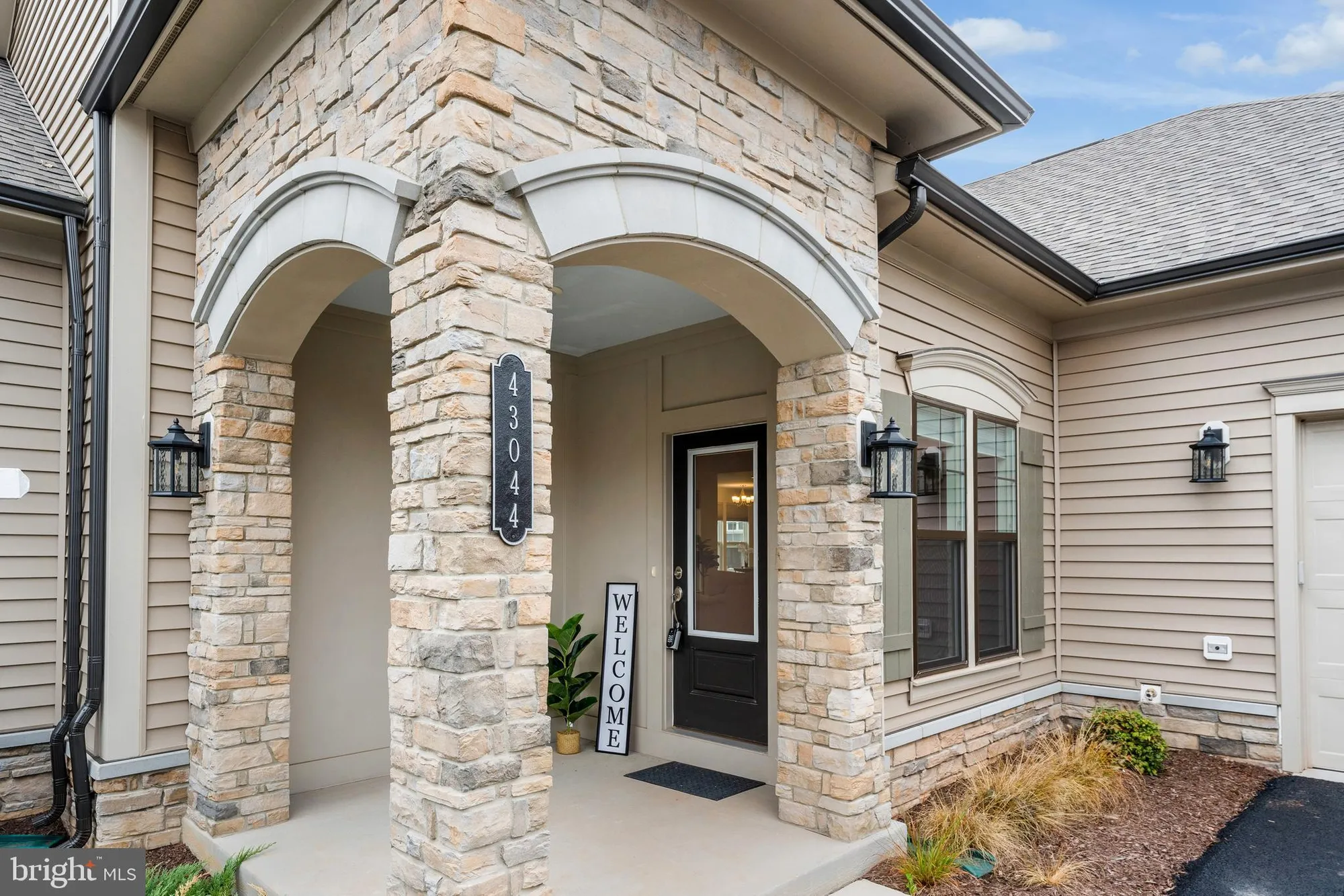 Property Slideshow image 3 of 71 | 43044 greeley sq, Ashburn, VA, 20148