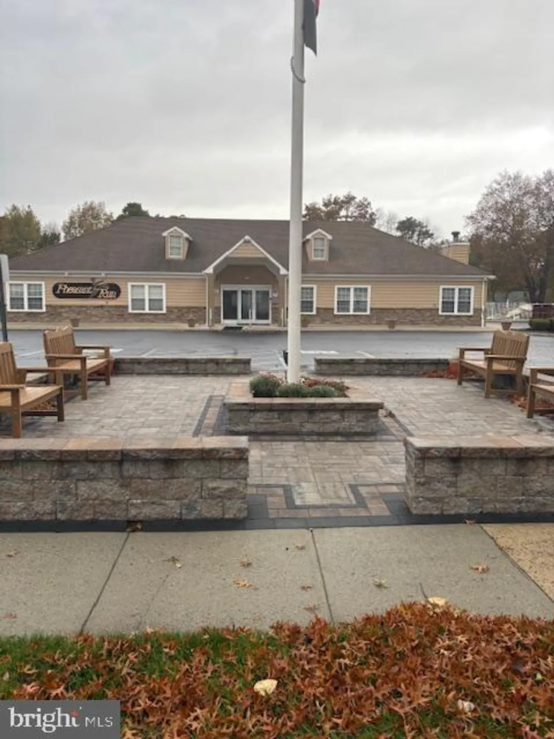 Property Slideshow image 5 of 18 | 11 portsmouth dr, Forked River, NJ, 08731