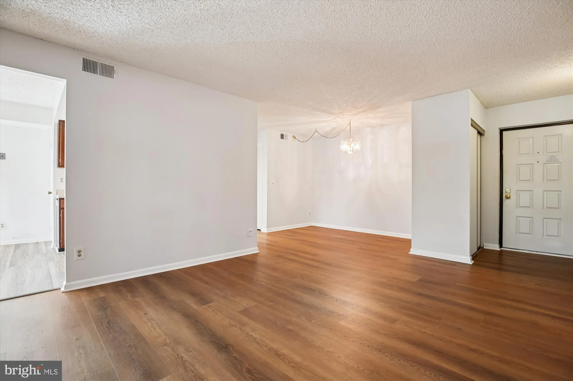 Property Slideshow image 4 of 35 | 15201 elkridge way 93-2j, Silver Spring, MD, 20906
