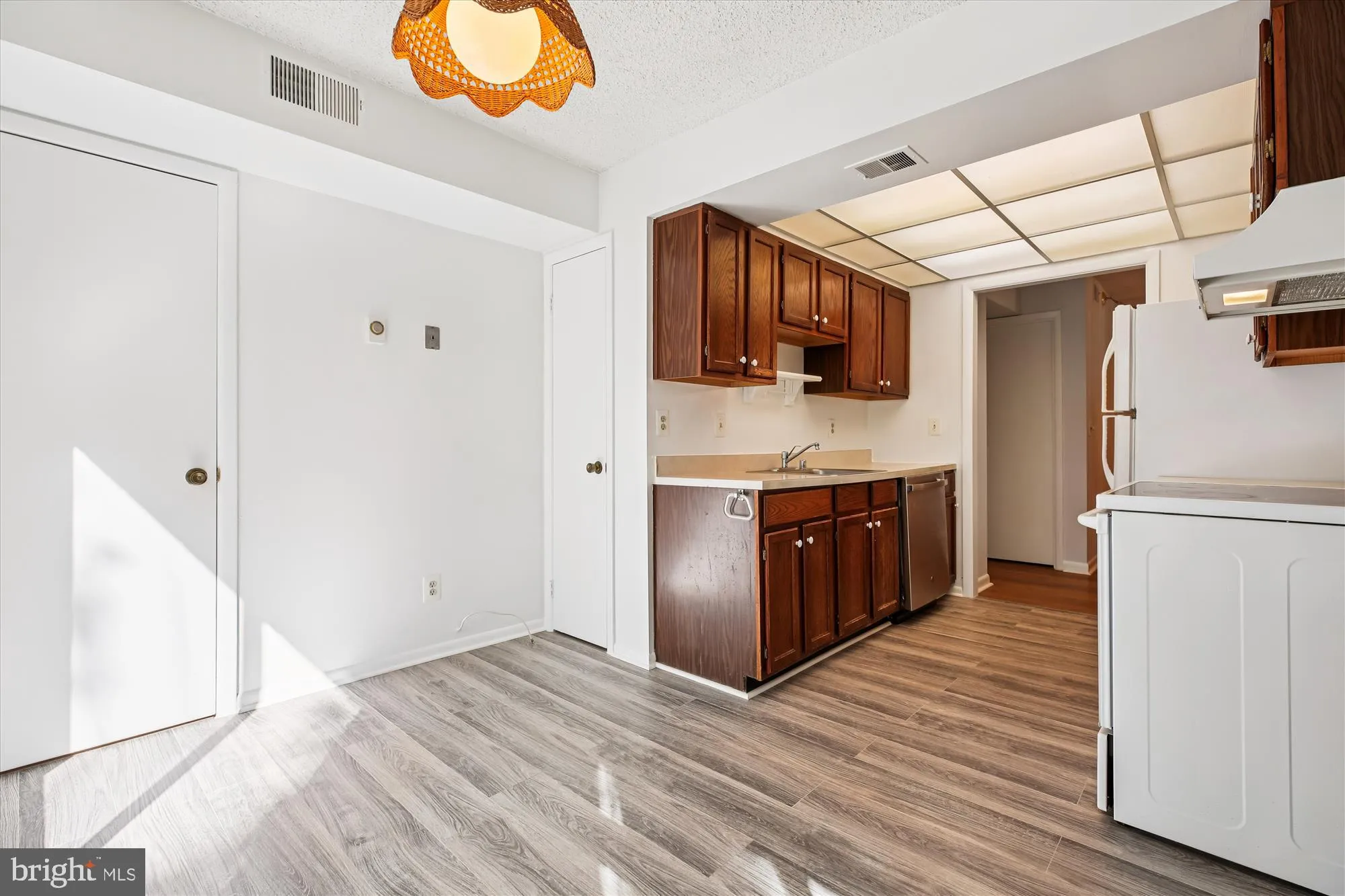 Property Slideshow image 9 of 35 | 15201 elkridge way 93-2j, Silver Spring, MD, 20906