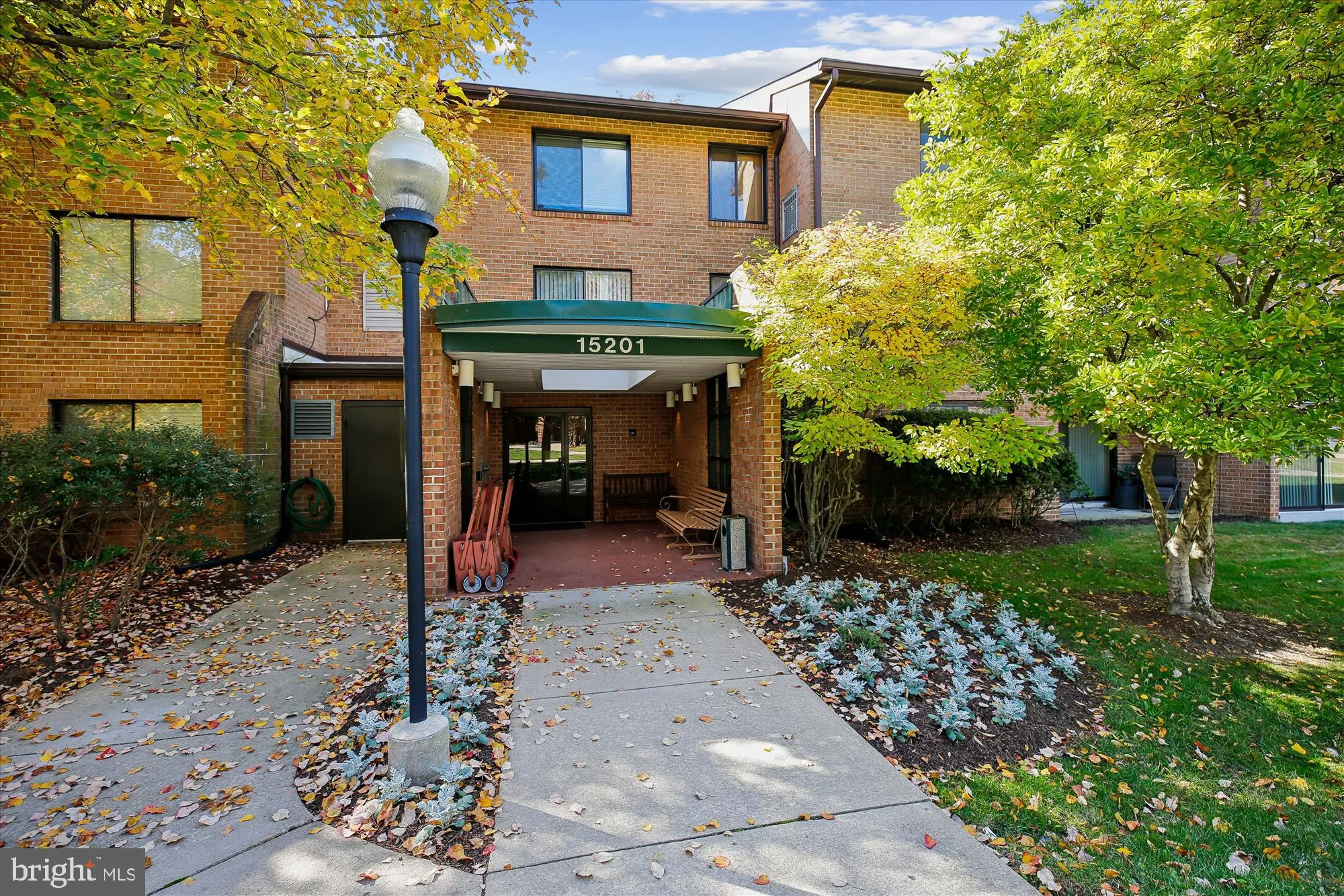 Property Slideshow image 1 of 35 | 15201 elkridge way 93-2j, Silver Spring, MD, 20906