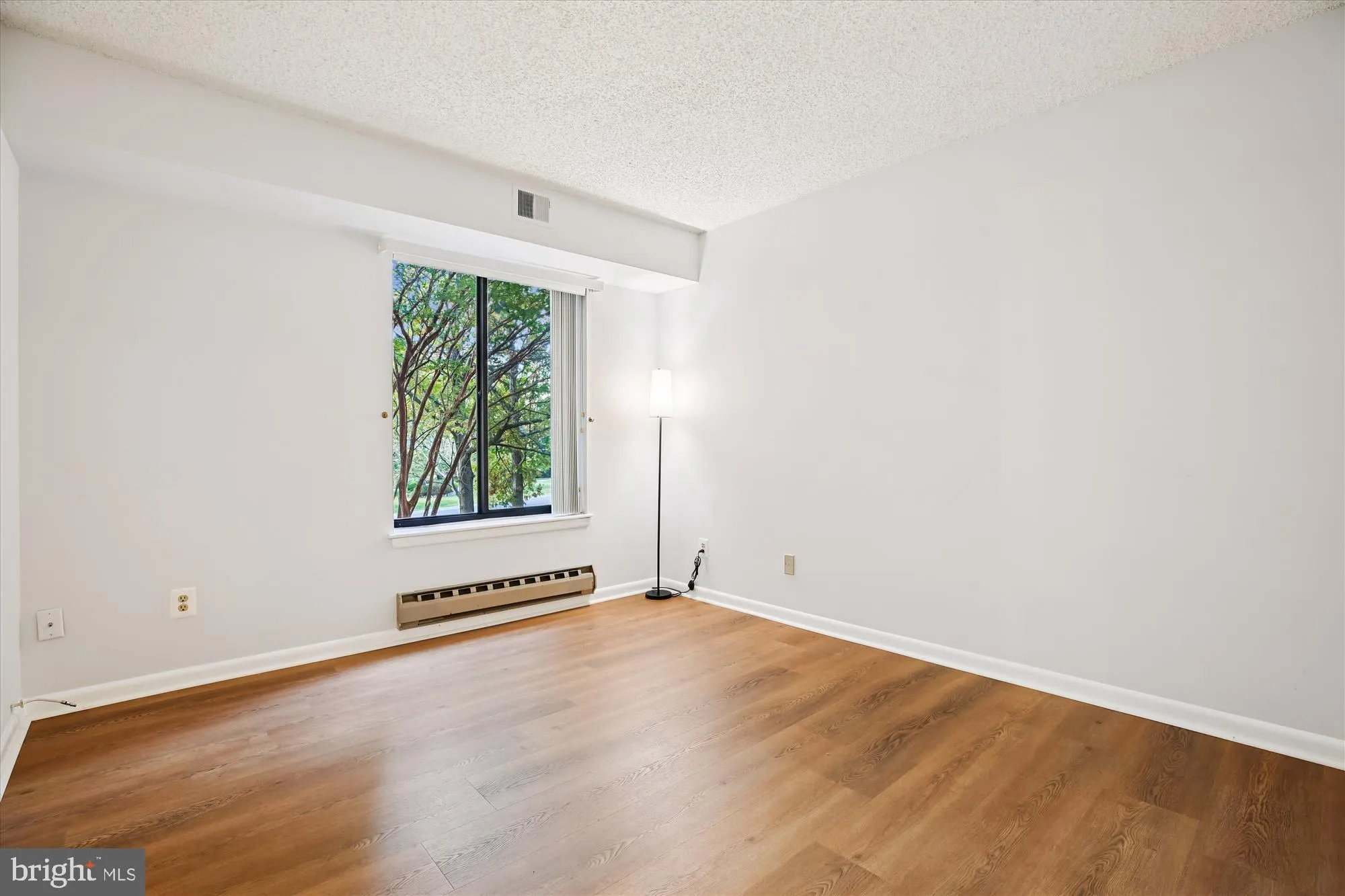 Property Slideshow image 18 of 35 | 15201 elkridge way 93-2j, Silver Spring, MD, 20906