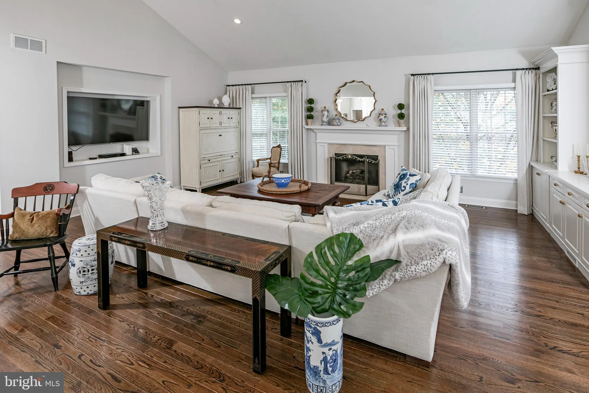 Property Slideshow image 12 of 42 | 6 otter creek rd, Skillman, NJ, 08558