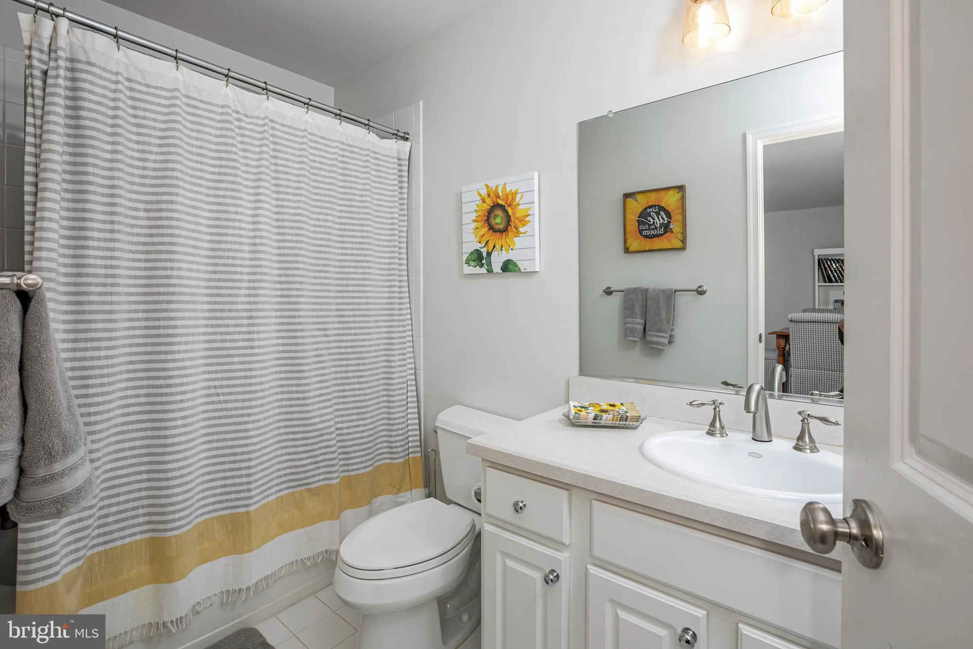 Property Slideshow image 30 of 42 | 6 otter creek rd, Skillman, NJ, 08558