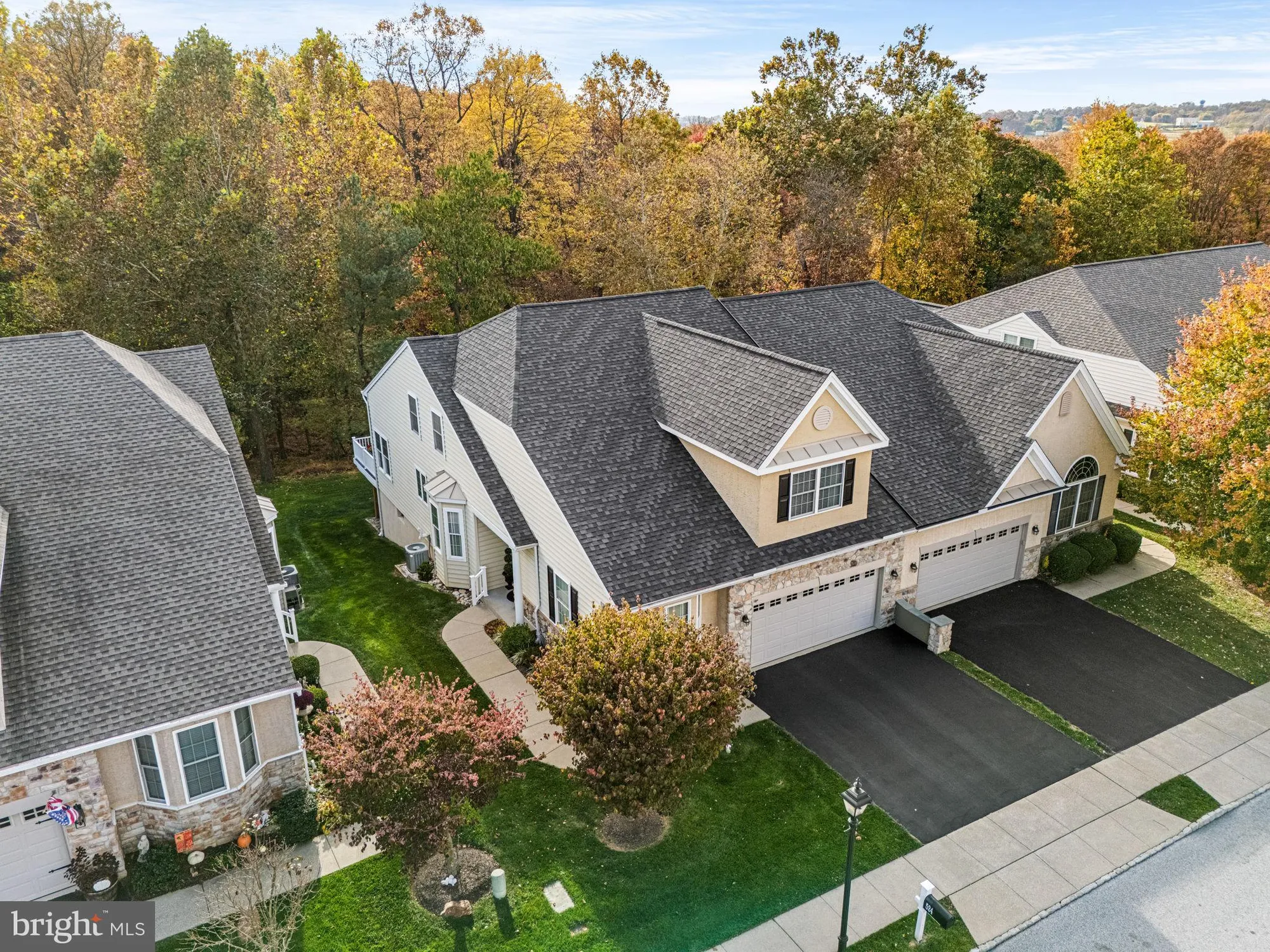 Property Slideshow image 2 of 49 | 524 hodgson cir, West Grove, PA, 19390