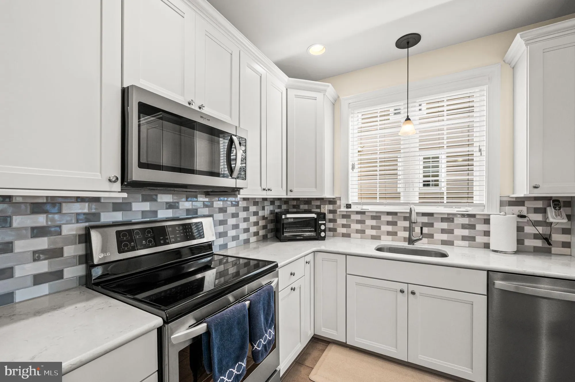 Property Slideshow image 10 of 49 | 524 hodgson cir, West Grove, PA, 19390