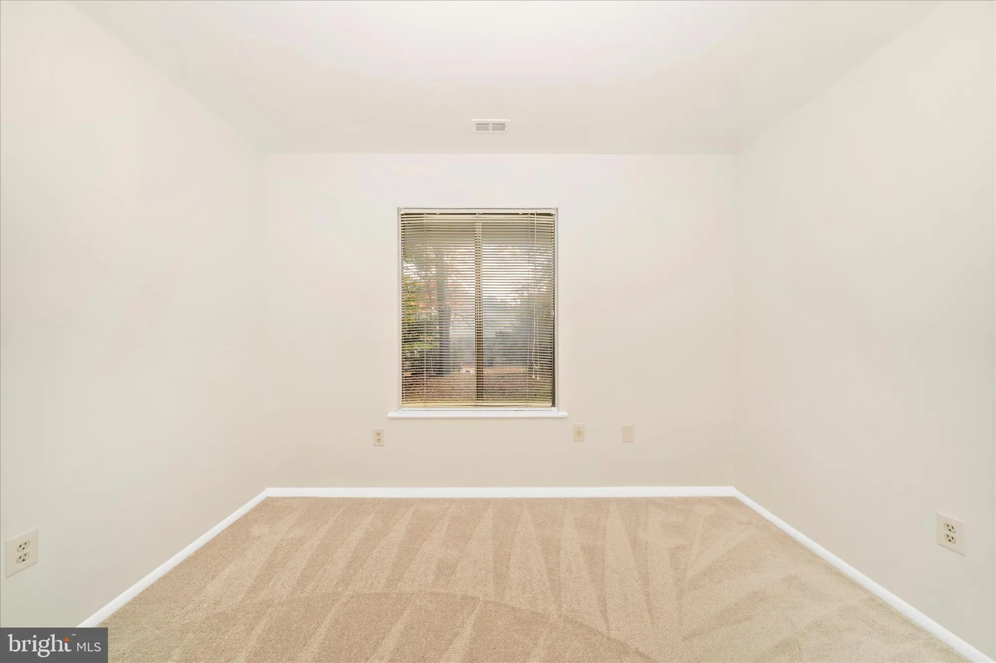 Property Slideshow image 32 of 78 | 3101 farnborough ct # 257b, Silver Spring, MD, 20906