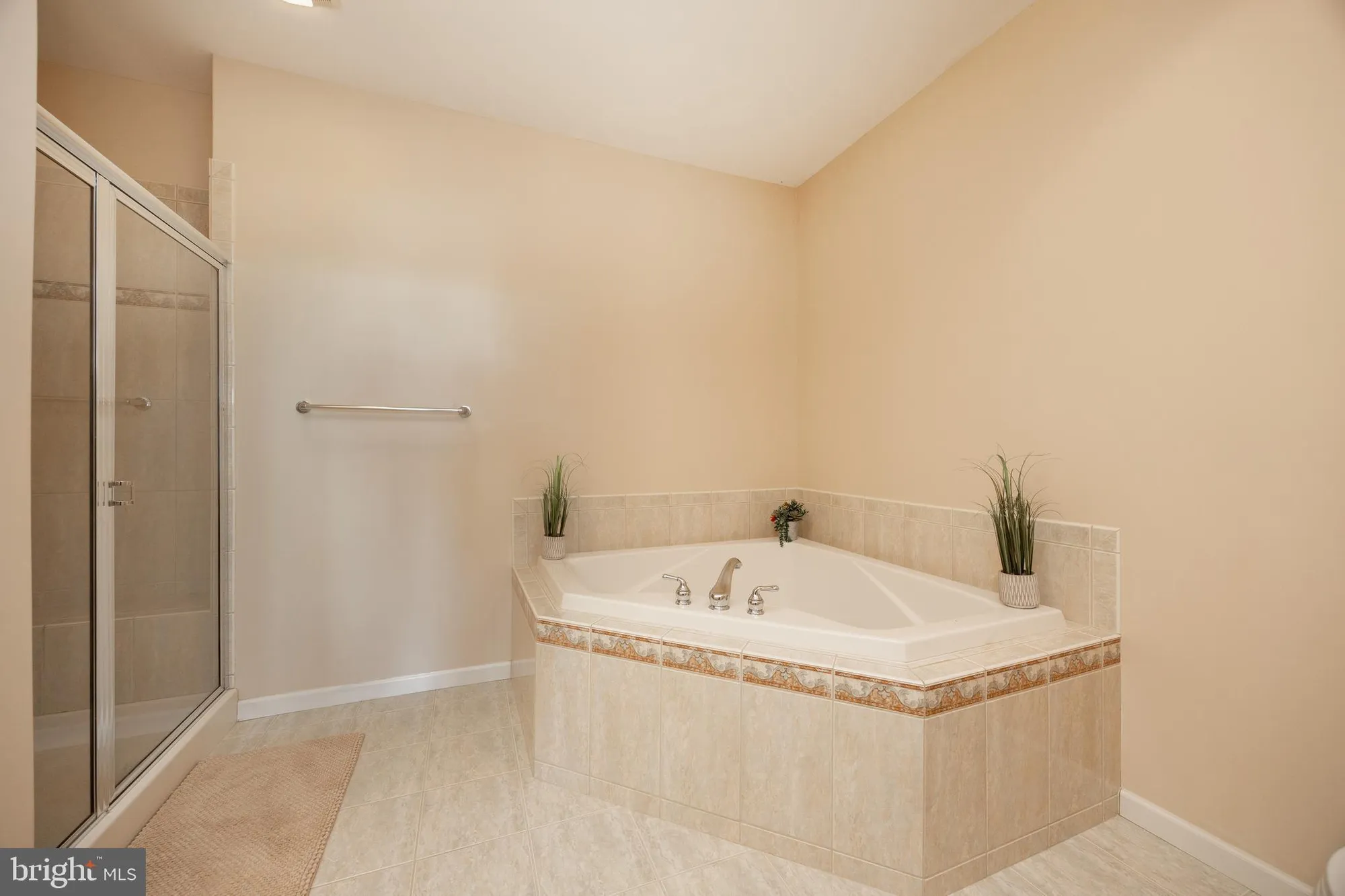 Property Slideshow image 21 of 36 | 14 s henley dr, Avondale, PA, 19311