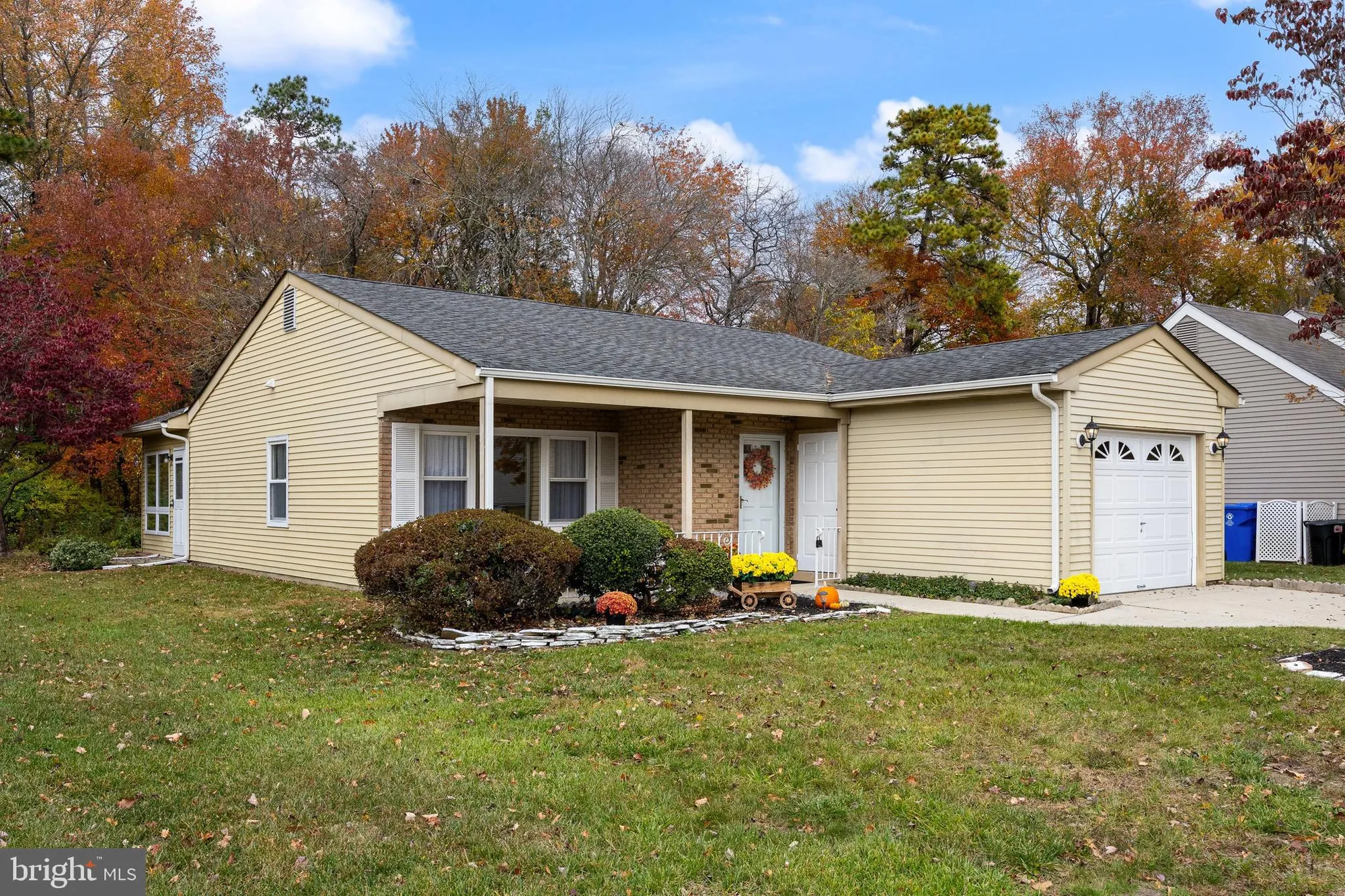 Property Slideshow image 2 of 25 | 81 sheffield pl, Southampton, NJ, 08088