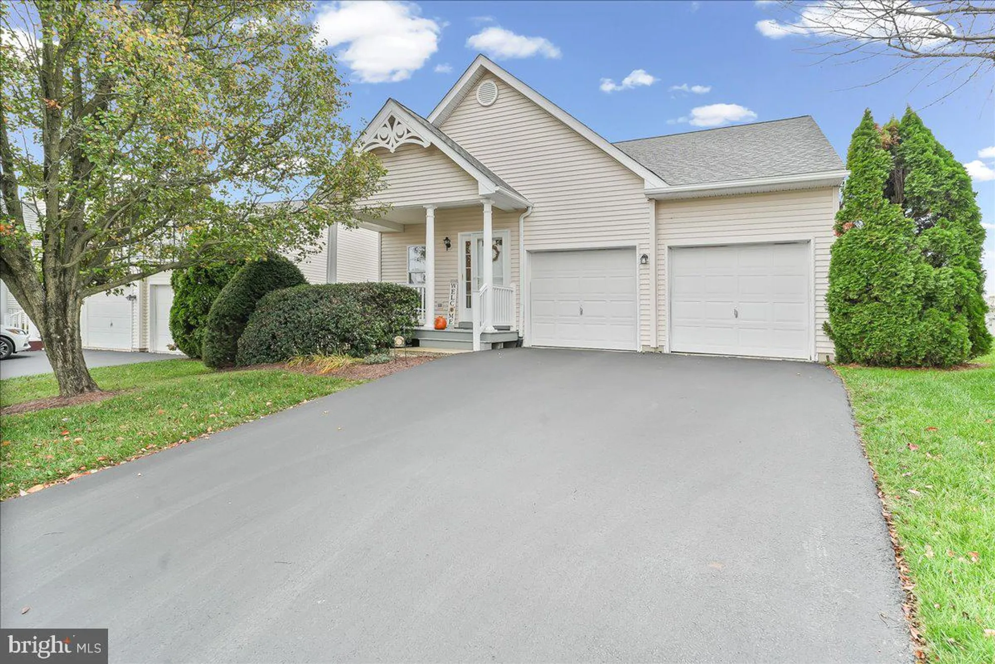 Property Slideshow image 3 of 32 | 453 e glenview dr, West Grove, PA, 19390