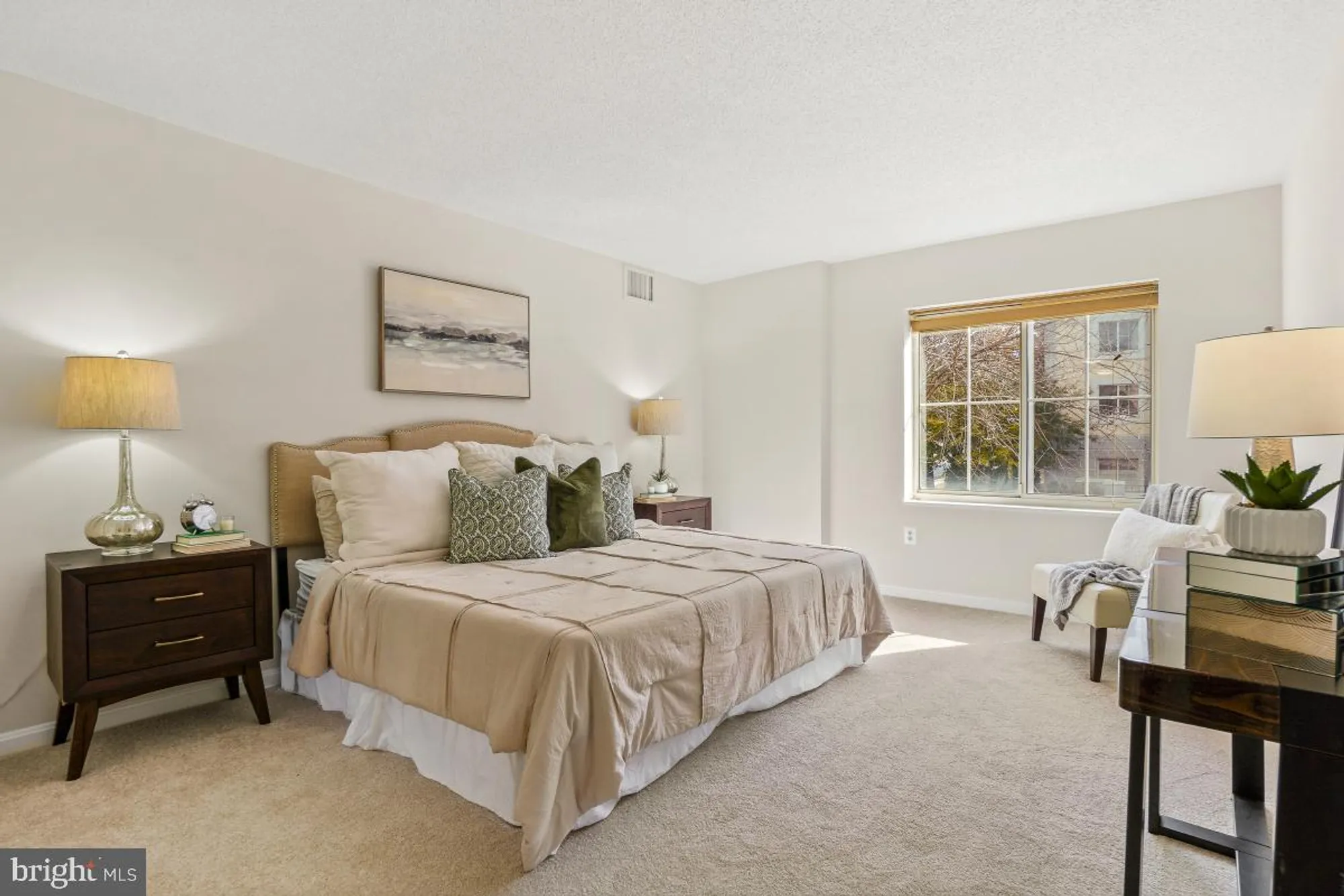 Property Slideshow image 17 of 51 | 14801 pennfield cir apt 203, Silver Spring, MD, 20906