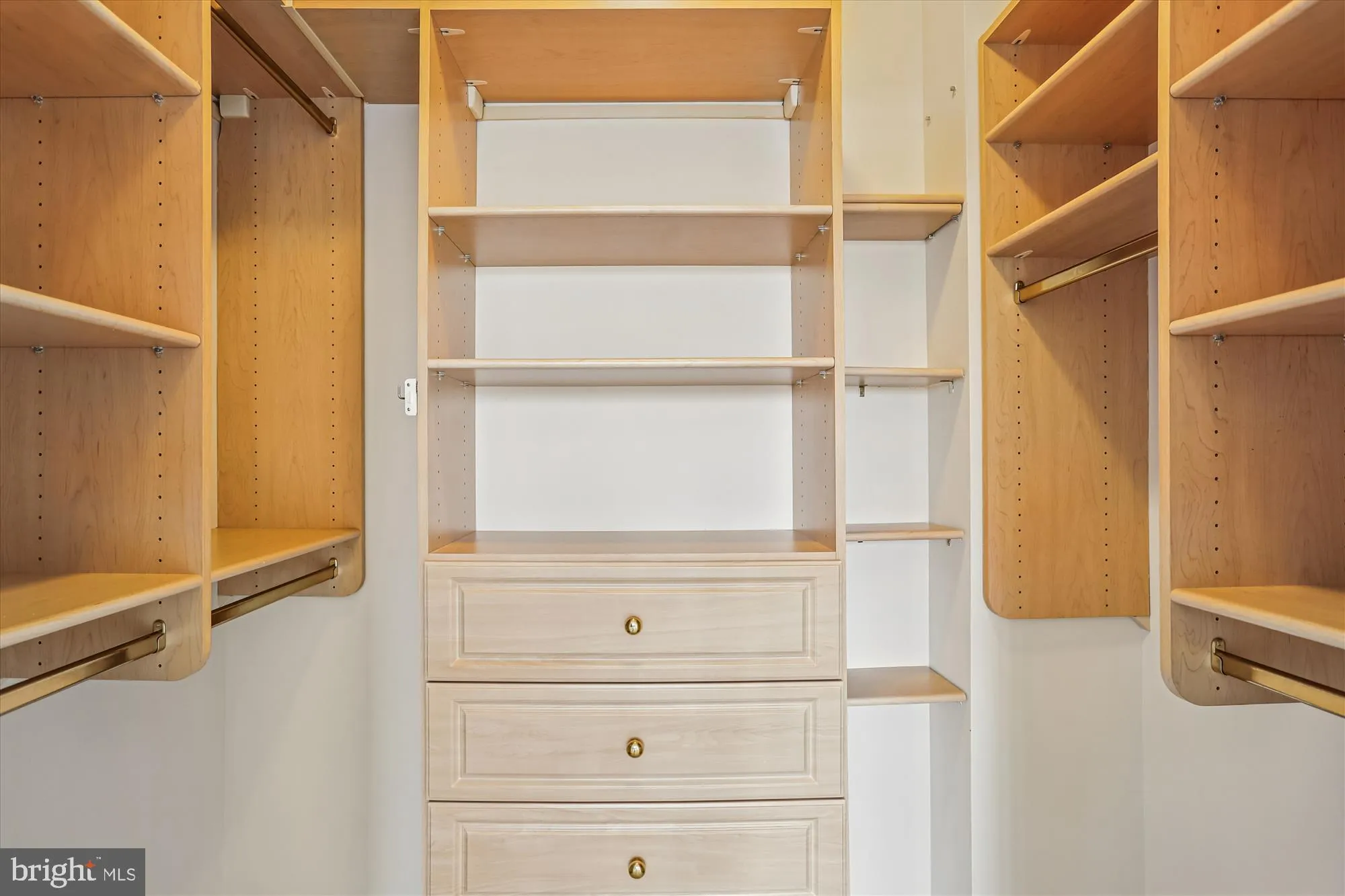 Property Slideshow image 48 of 97 | 3210 n leisure world blvd apt 610, Silver Spring, MD, 20906