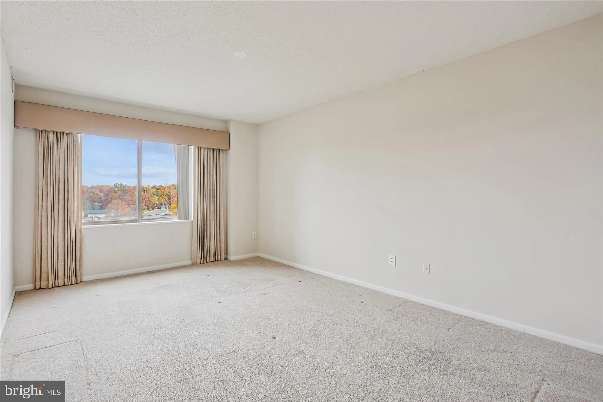 Property Slideshow image 33 of 97 | 3210 n leisure world blvd apt 610, Silver Spring, MD, 20906