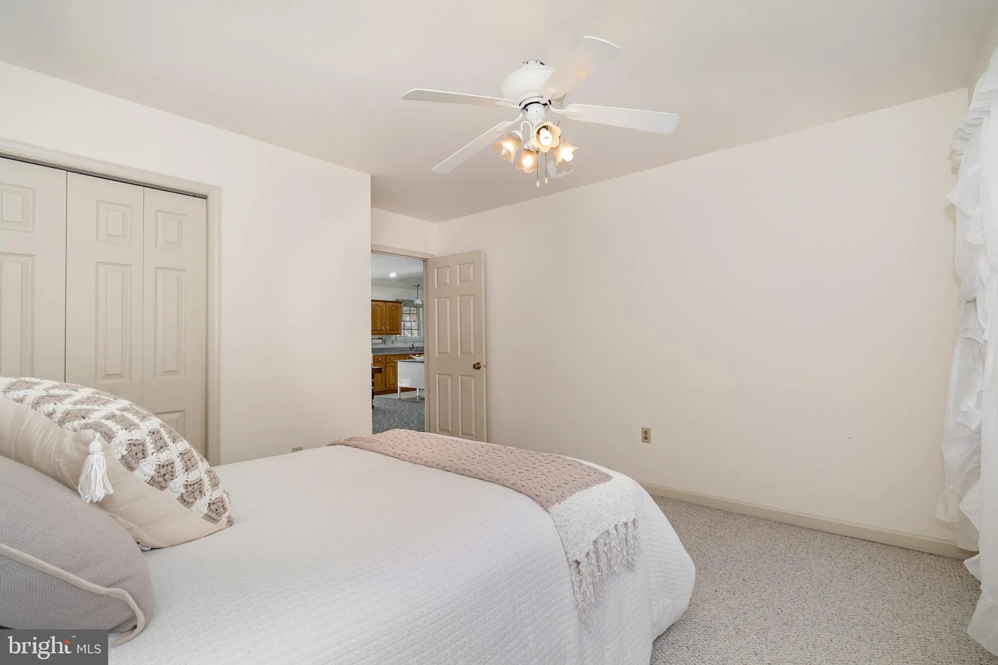 Property Slideshow image 16 of 39 | 15 lakeview dr, Myerstown, PA, 17067