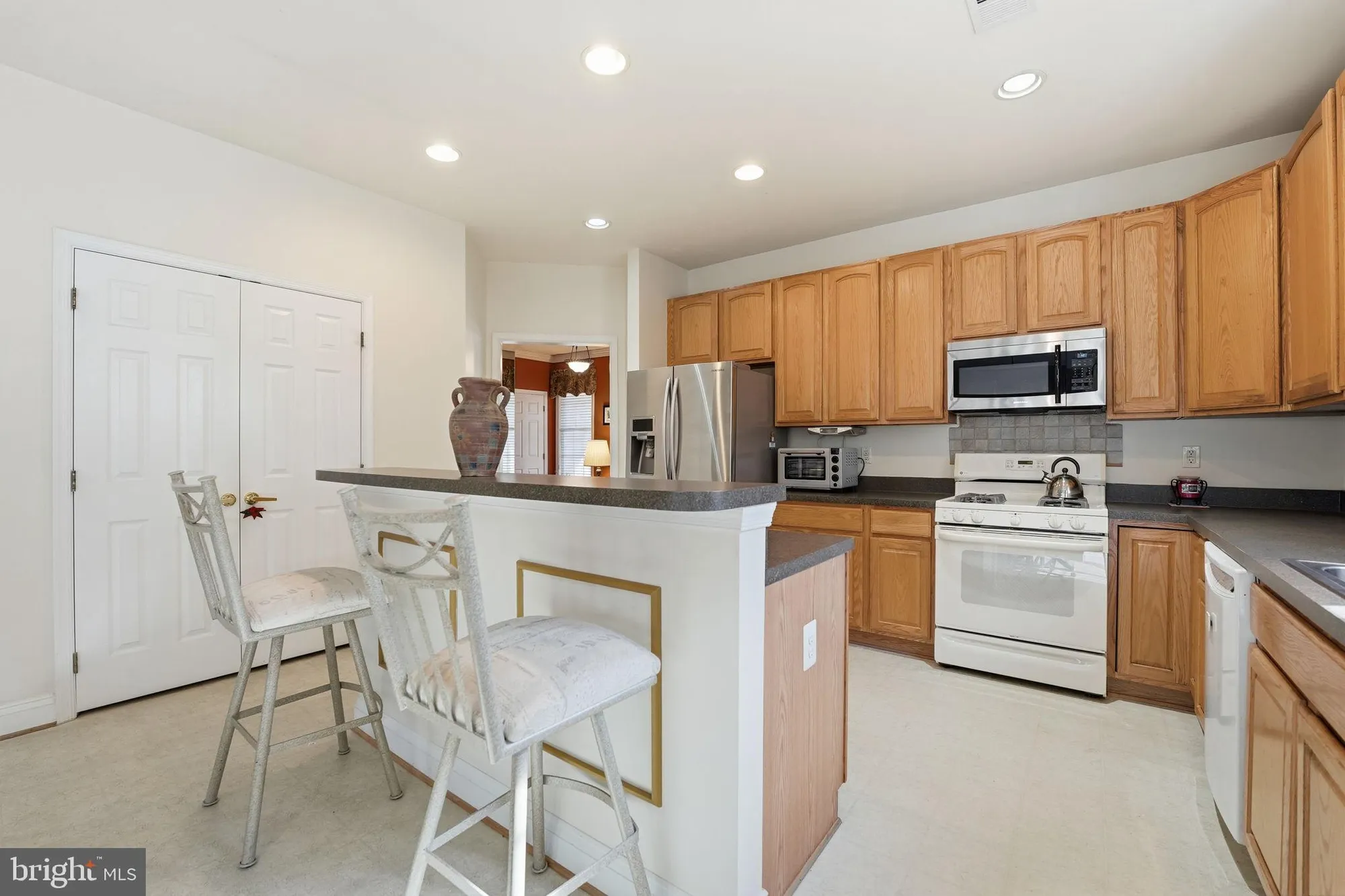 Property Slideshow image 13 of 51 | 13753 tuscarora ct, Gainesville, VA, 20155