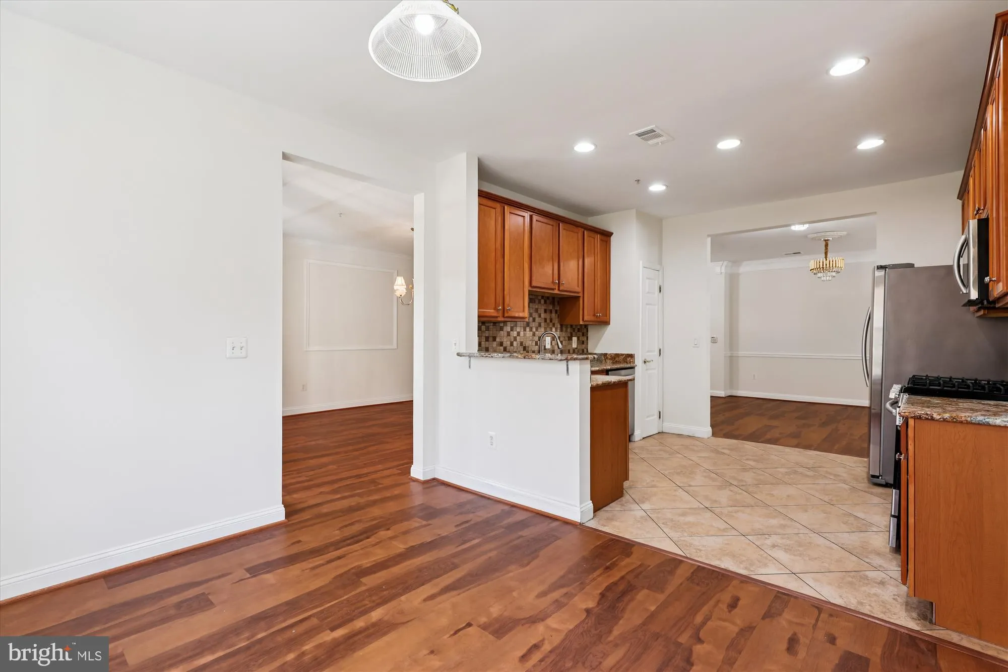 Property Slideshow image 16 of 53 | 2550 kensington gdns 107, Ellicott City, MD, 21043