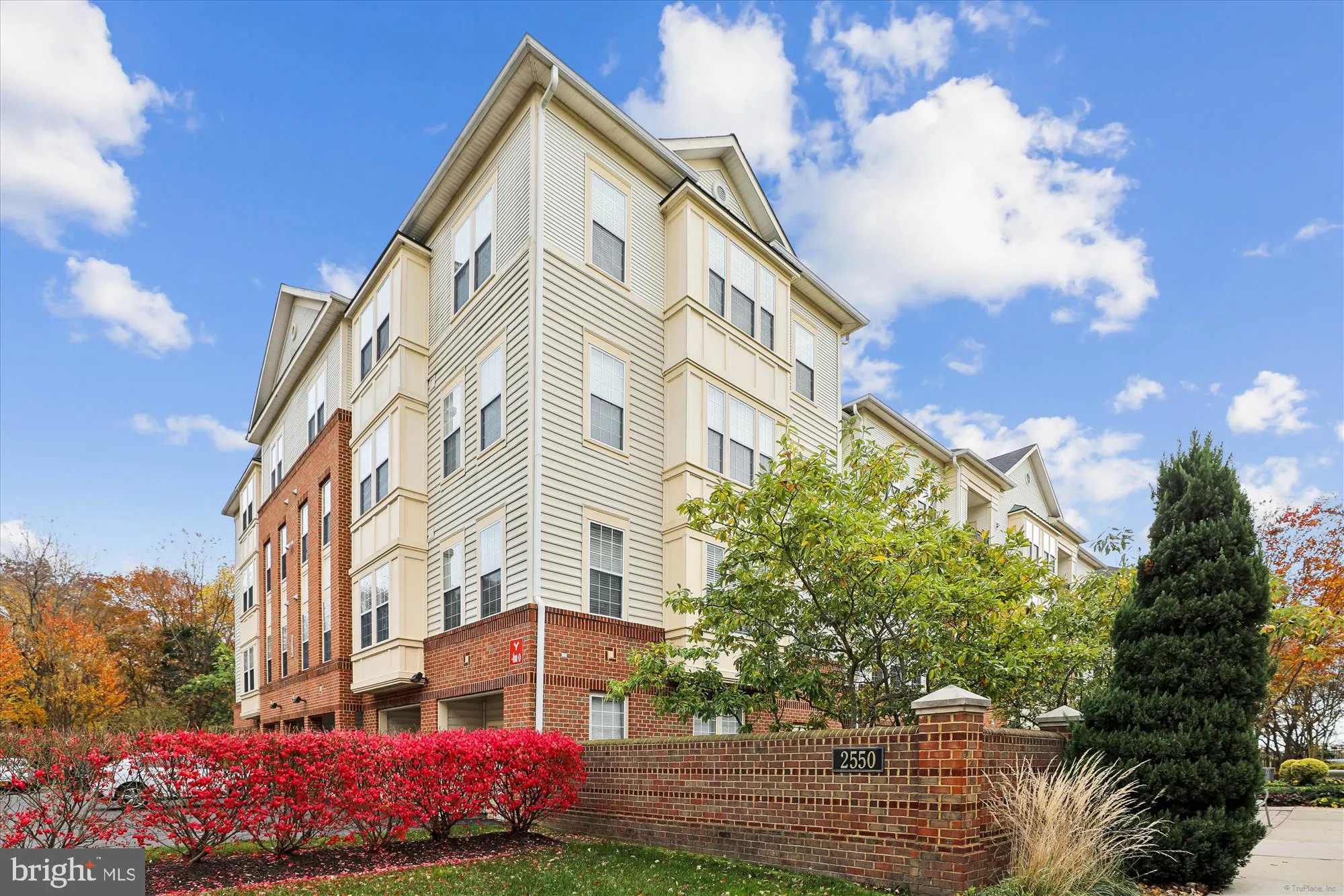 Property Slideshow image 2 of 53 | 2550 kensington gdns 107, Ellicott City, MD, 21043