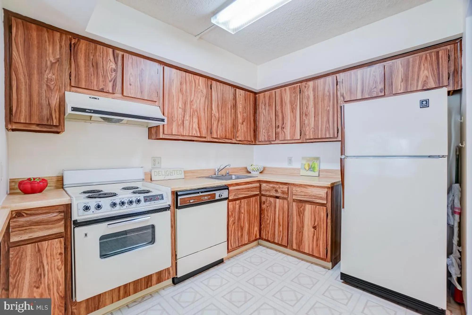 Property Slideshow image 6 of 34 | 2921 n leisure world blvd 1-226, Silver Spring, MD, 20906
