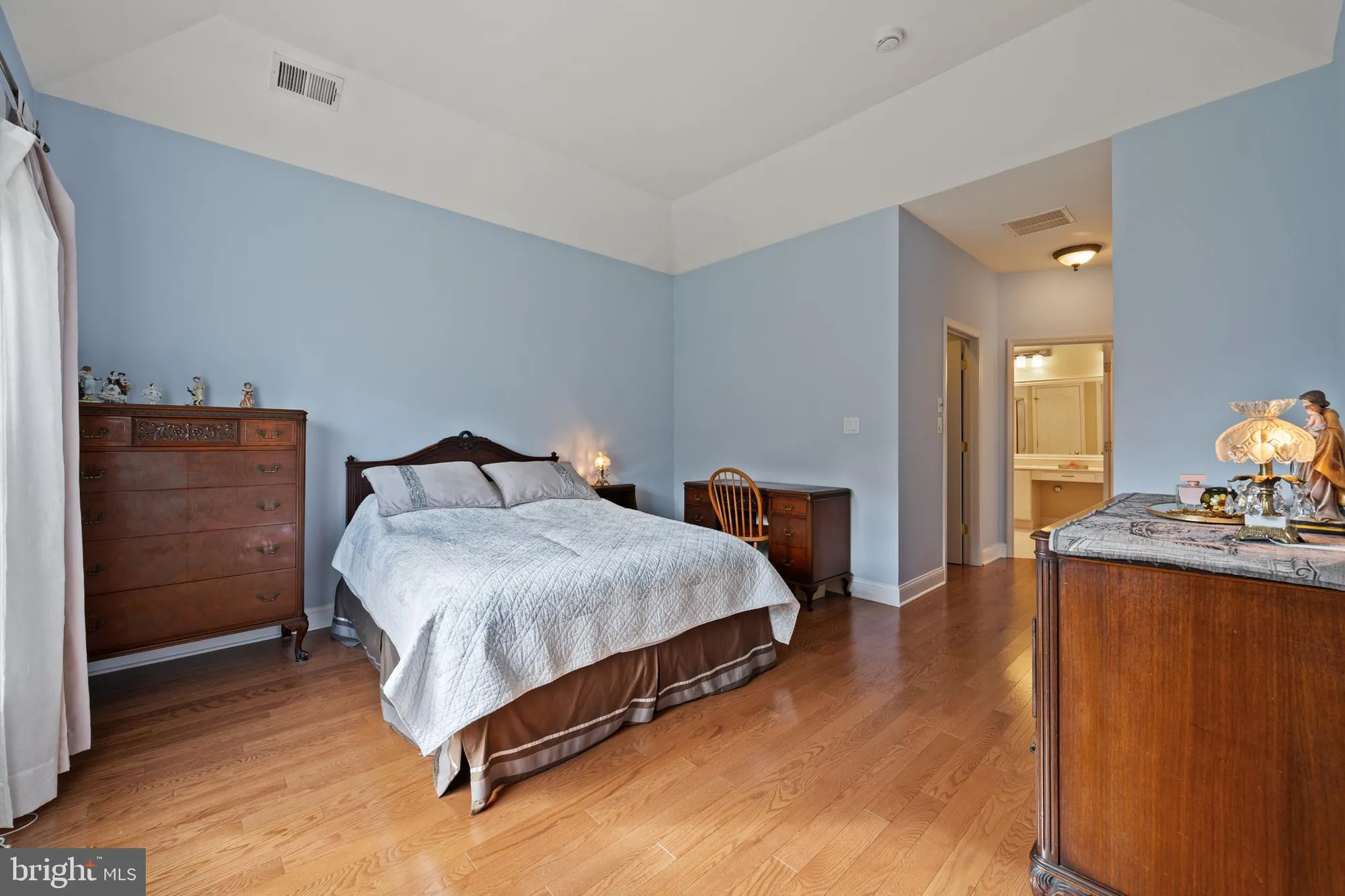 Property Slideshow image 20 of 45 | 6 grande blvd, Princeton Junction, NJ, 08550