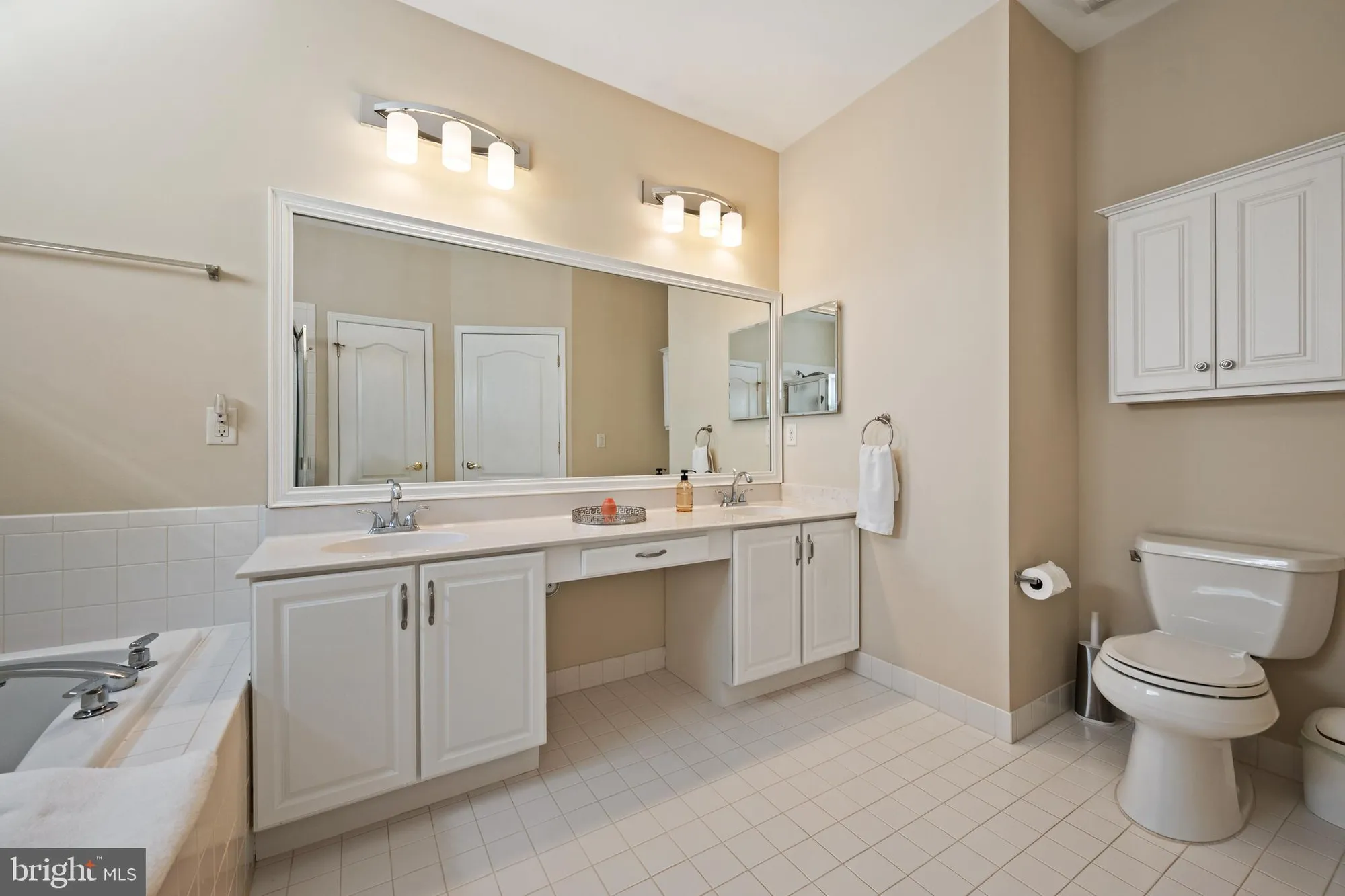 Property Slideshow image 22 of 45 | 6 grande blvd, Princeton Junction, NJ, 08550