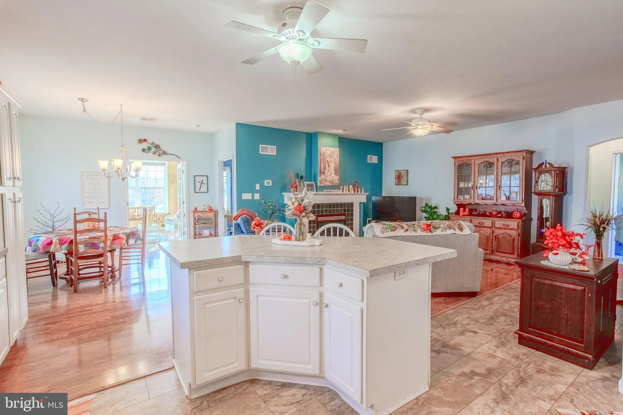 Property Slideshow image 13 of 23 | 33 lantern ln, Shippensburg, PA, 17257