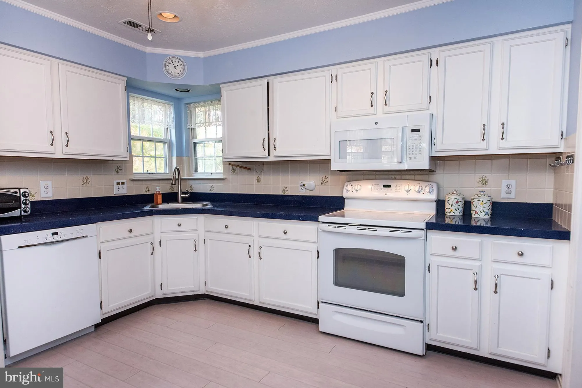 Property Slideshow image 4 of 39 | 420 elderberry ct, Mount Laurel, NJ, 08054