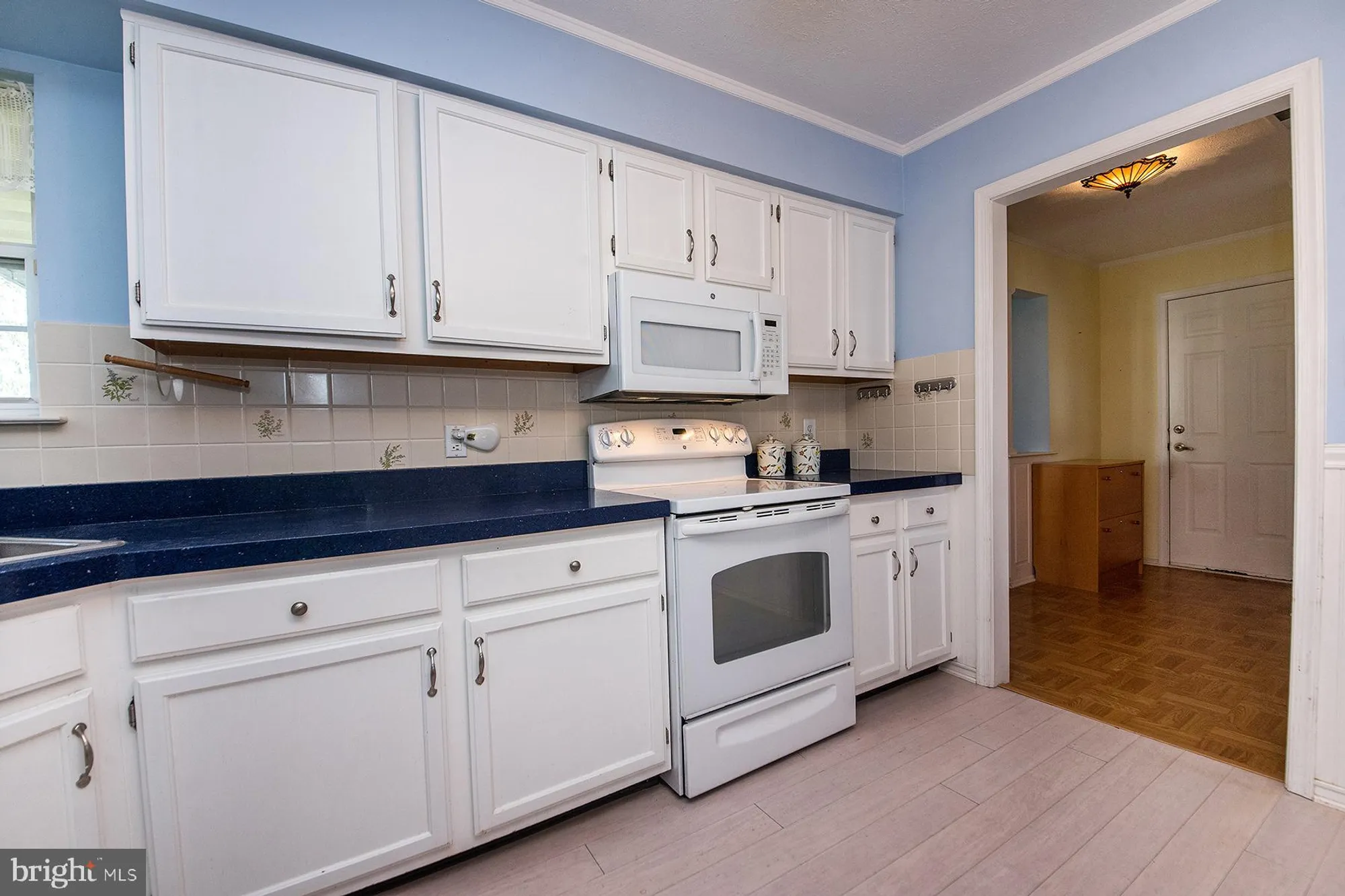 Property Slideshow image 6 of 39 | 420 elderberry ct, Mount Laurel, NJ, 08054