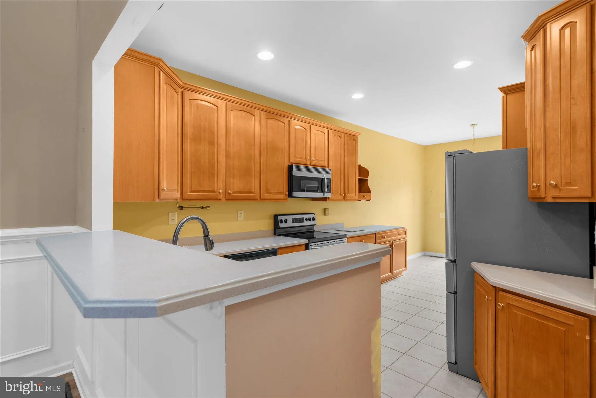 Property Slideshow image 12 of 44 | 813 geranium dr, Warrington, PA, 18976