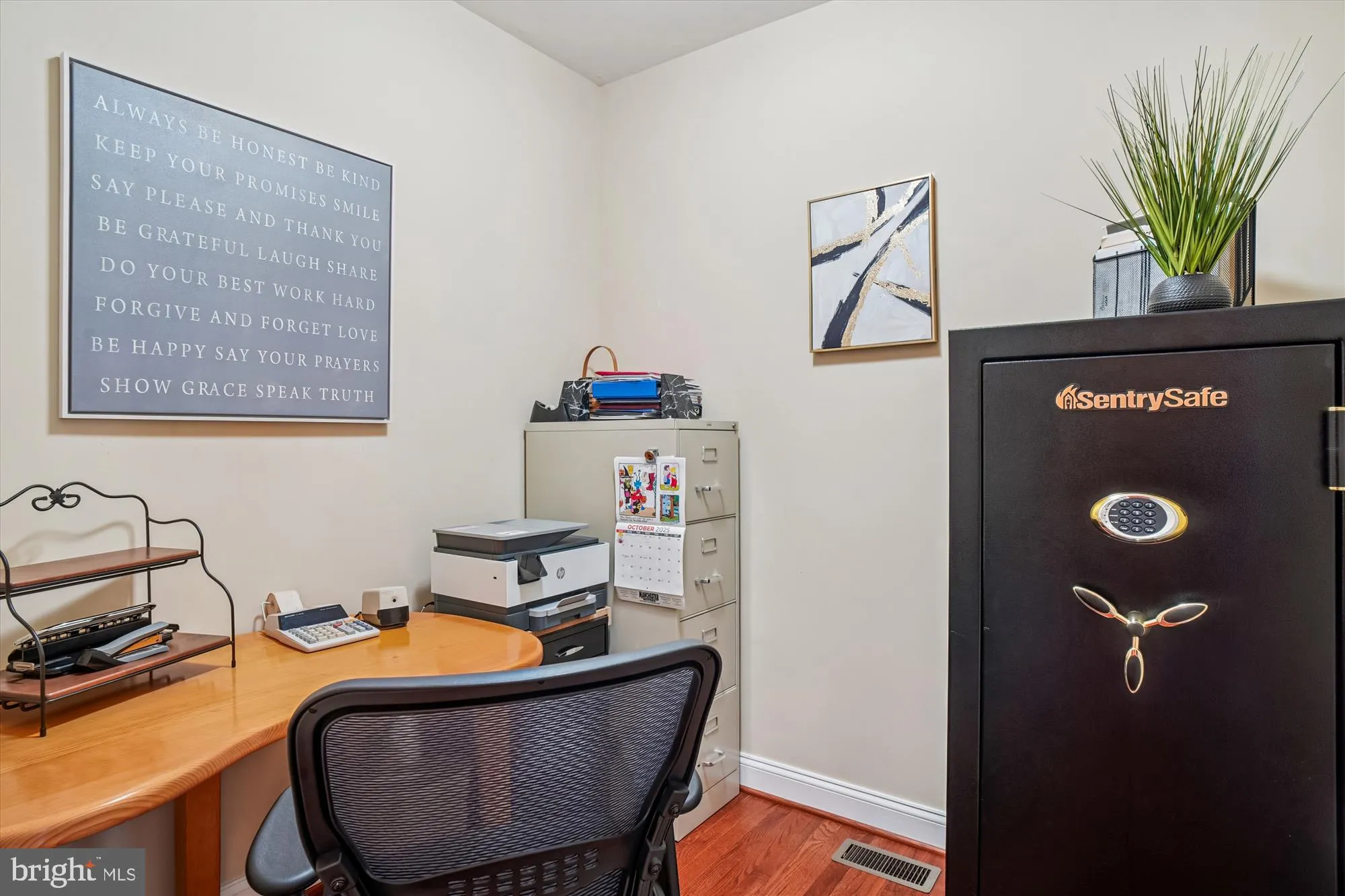 Property Slideshow image 16 of 39 | 2855 chauncey hill dr # 33, Manchester, MD, 21102