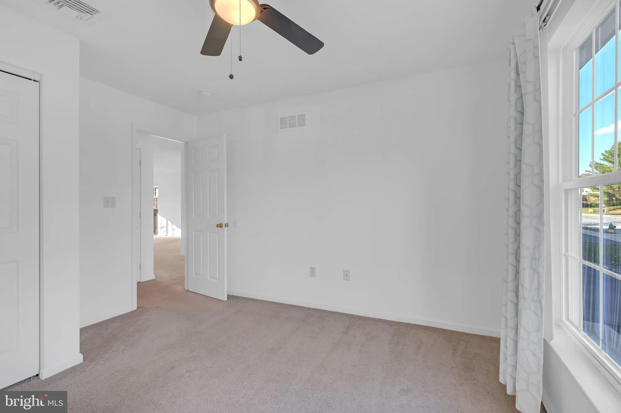 Property Slideshow image 4 of 31 | 4212 belmont cir, Whitehall, PA, 18052