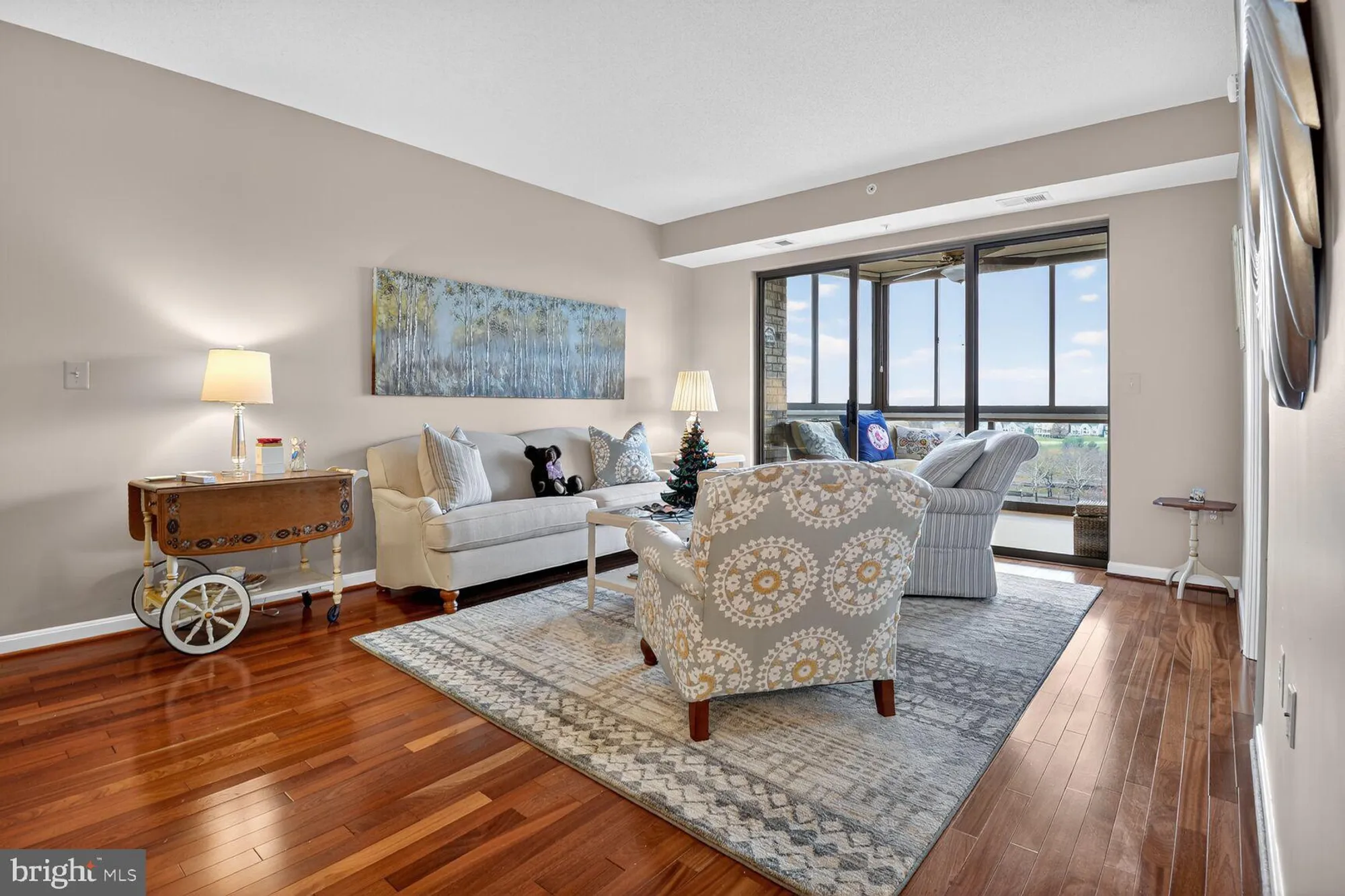 Property Slideshow image 4 of 16 | 19365 cypress ridge ter unit 1022, Leesburg, VA, 20176