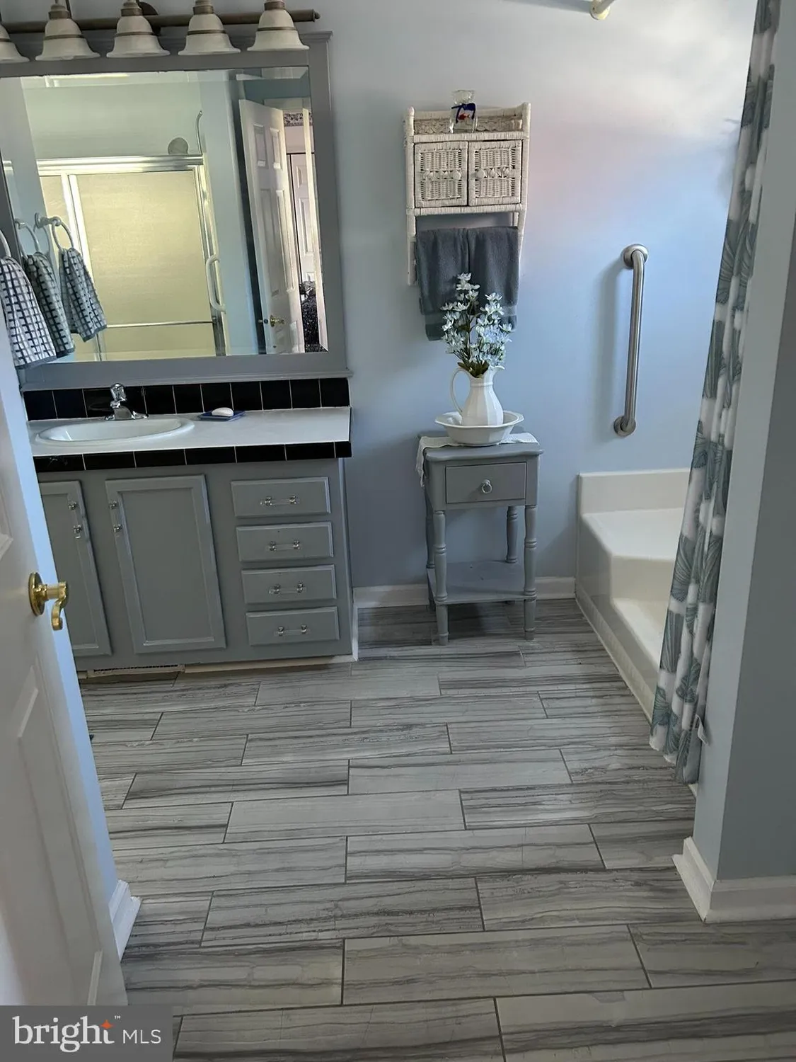 Property Slideshow image 18 of 26 | 197 pebble beach dr, Mays Landing, NJ, 08330