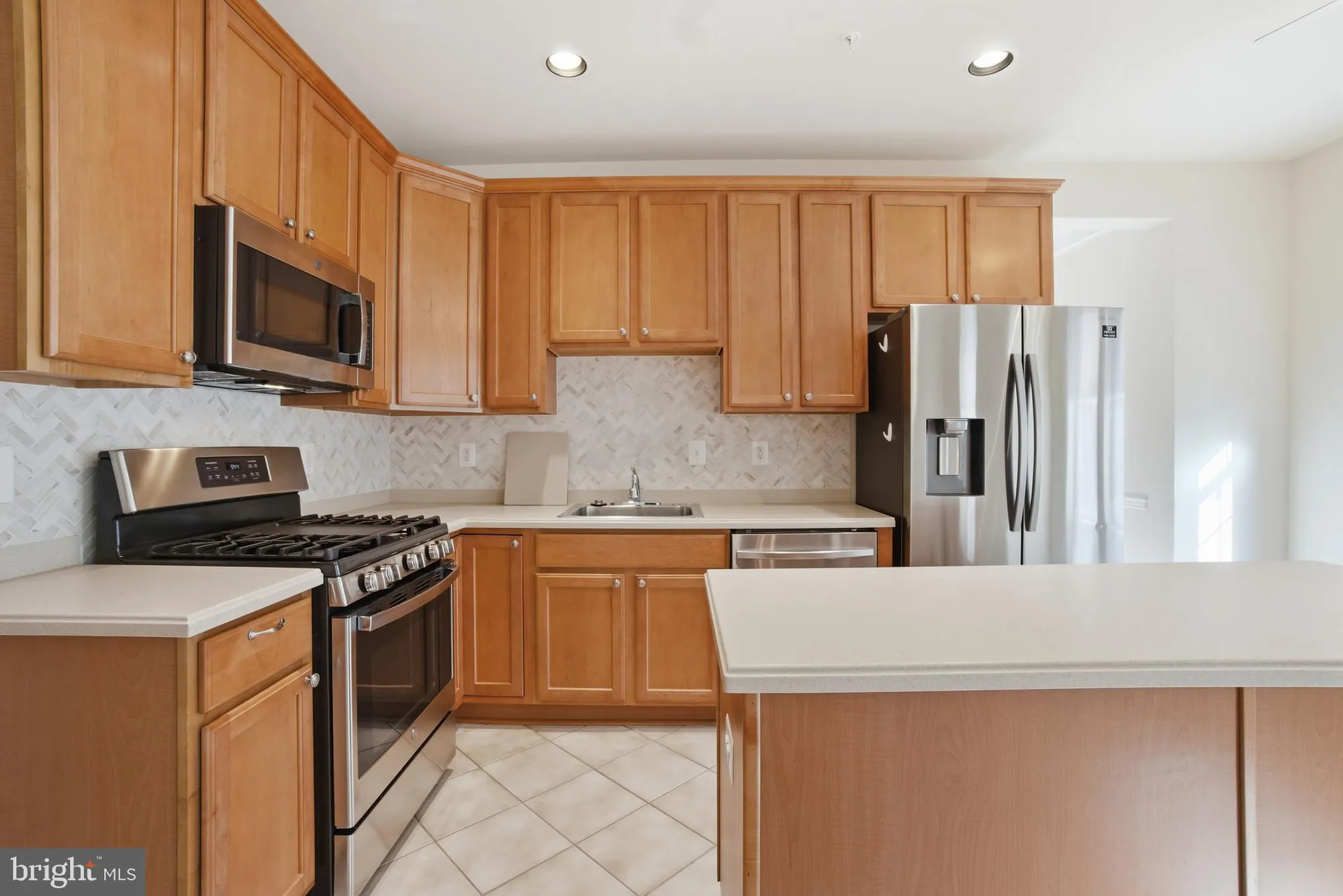 Property Slideshow image 19 of 52 | 2540 kensington gdns unit 303, Ellicott City, MD, 21043