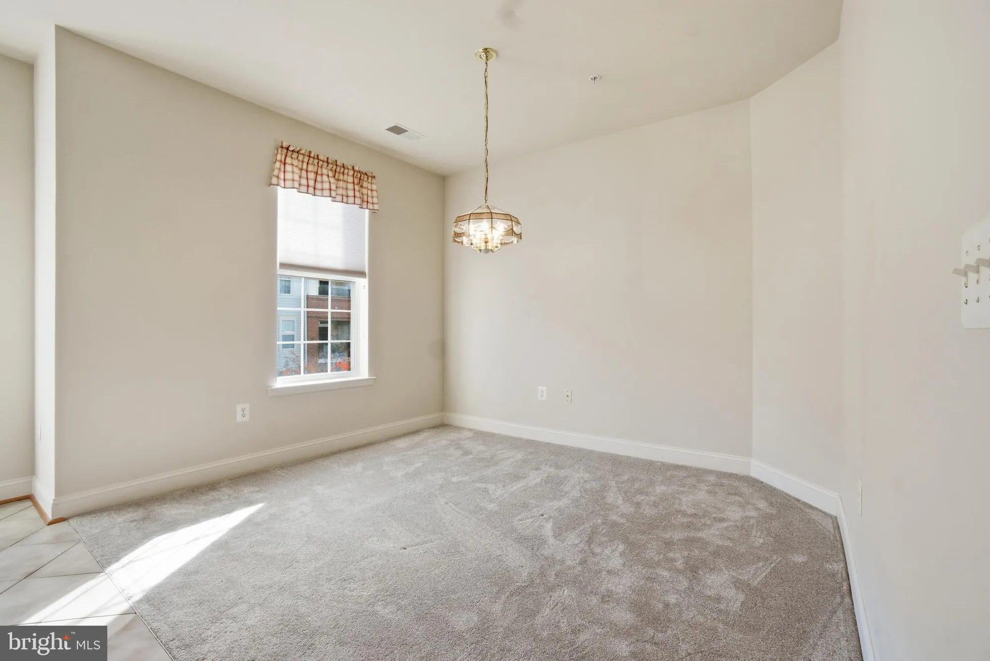 Property Slideshow image 23 of 52 | 2540 kensington gdns unit 303, Ellicott City, MD, 21043