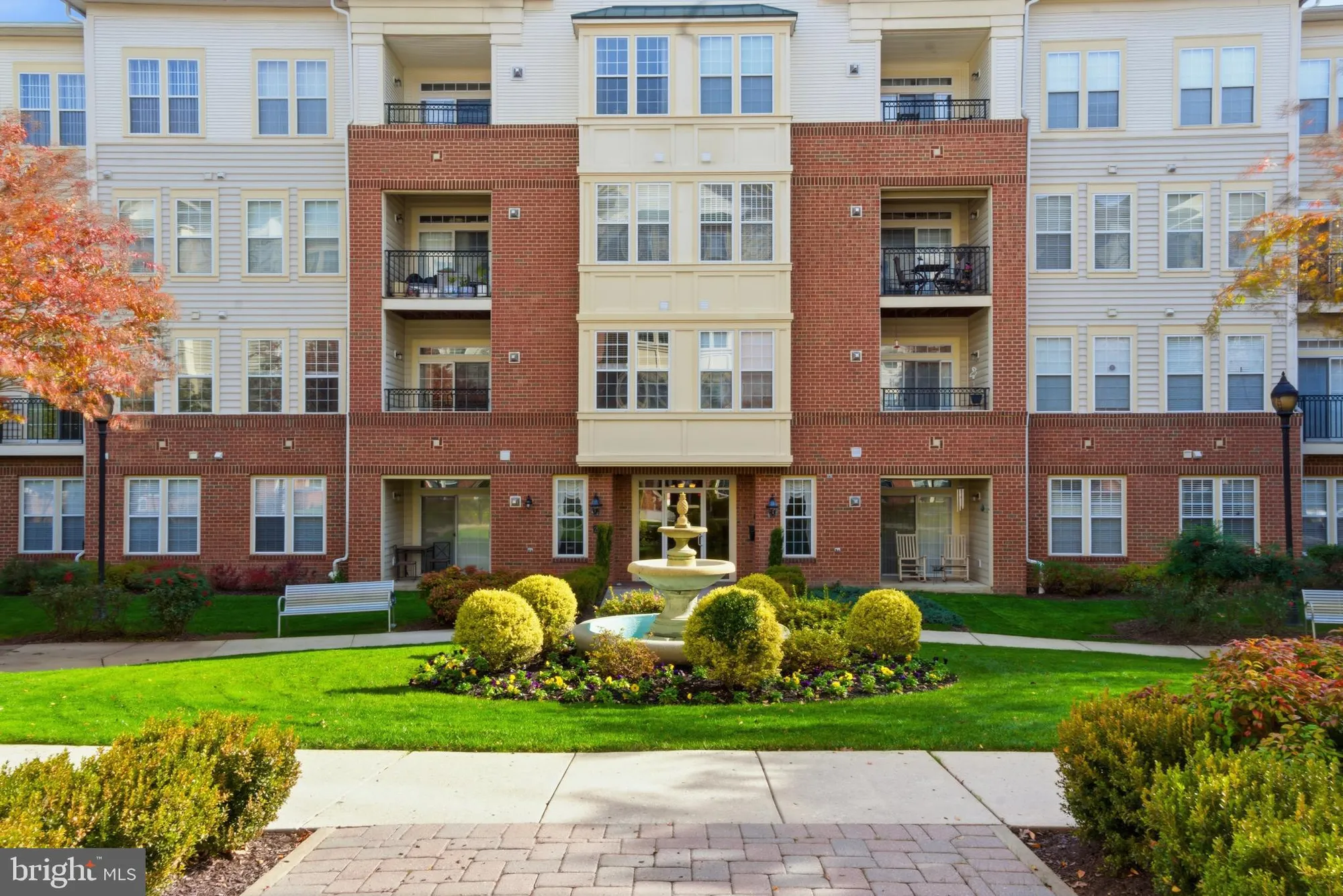 Property Slideshow image 3 of 52 | 2540 kensington gdns unit 303, Ellicott City, MD, 21043