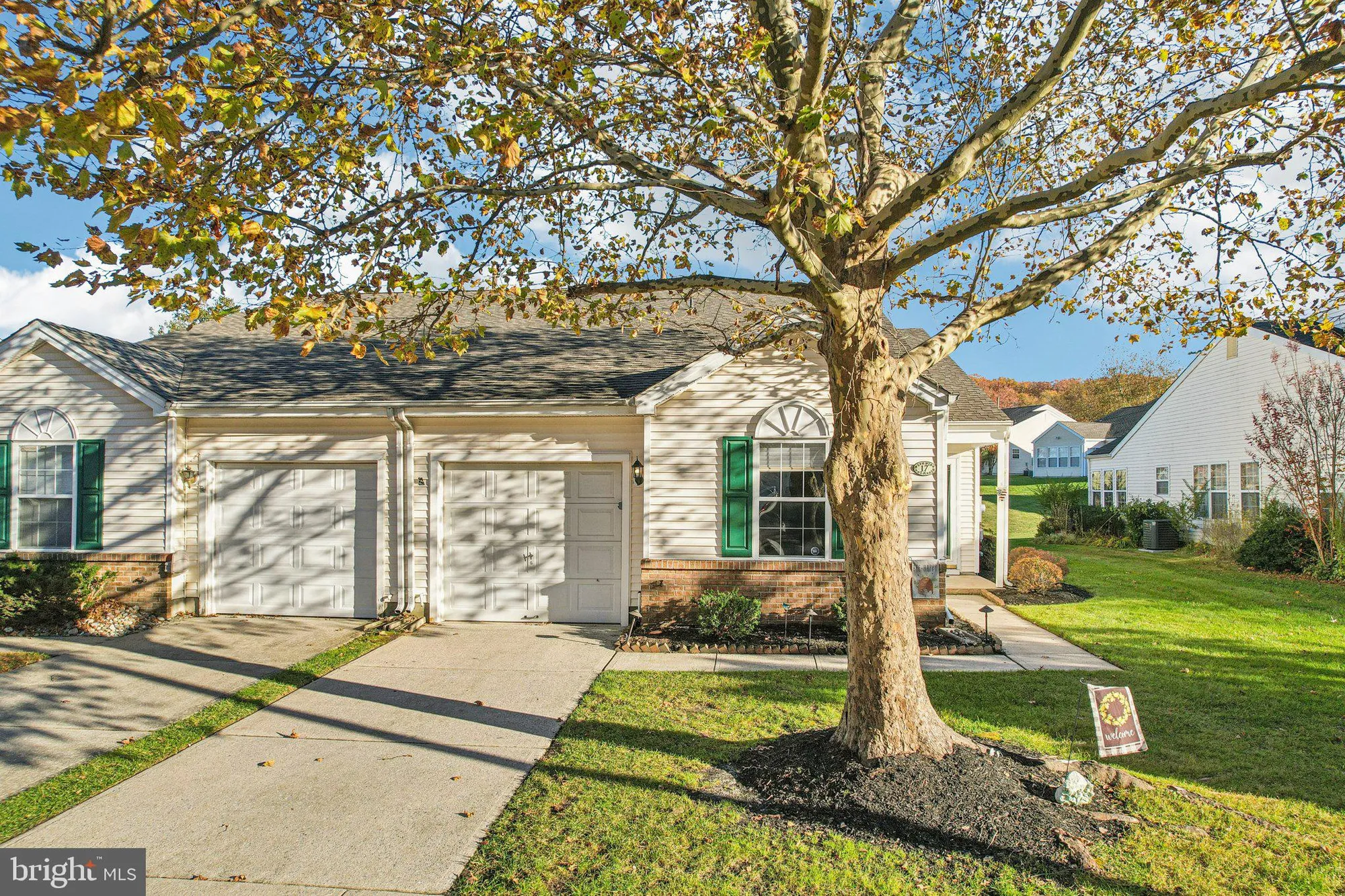 Property Slideshow image 6 of 53 | 17 peppergrass dr, Mount Laurel, NJ, 08054