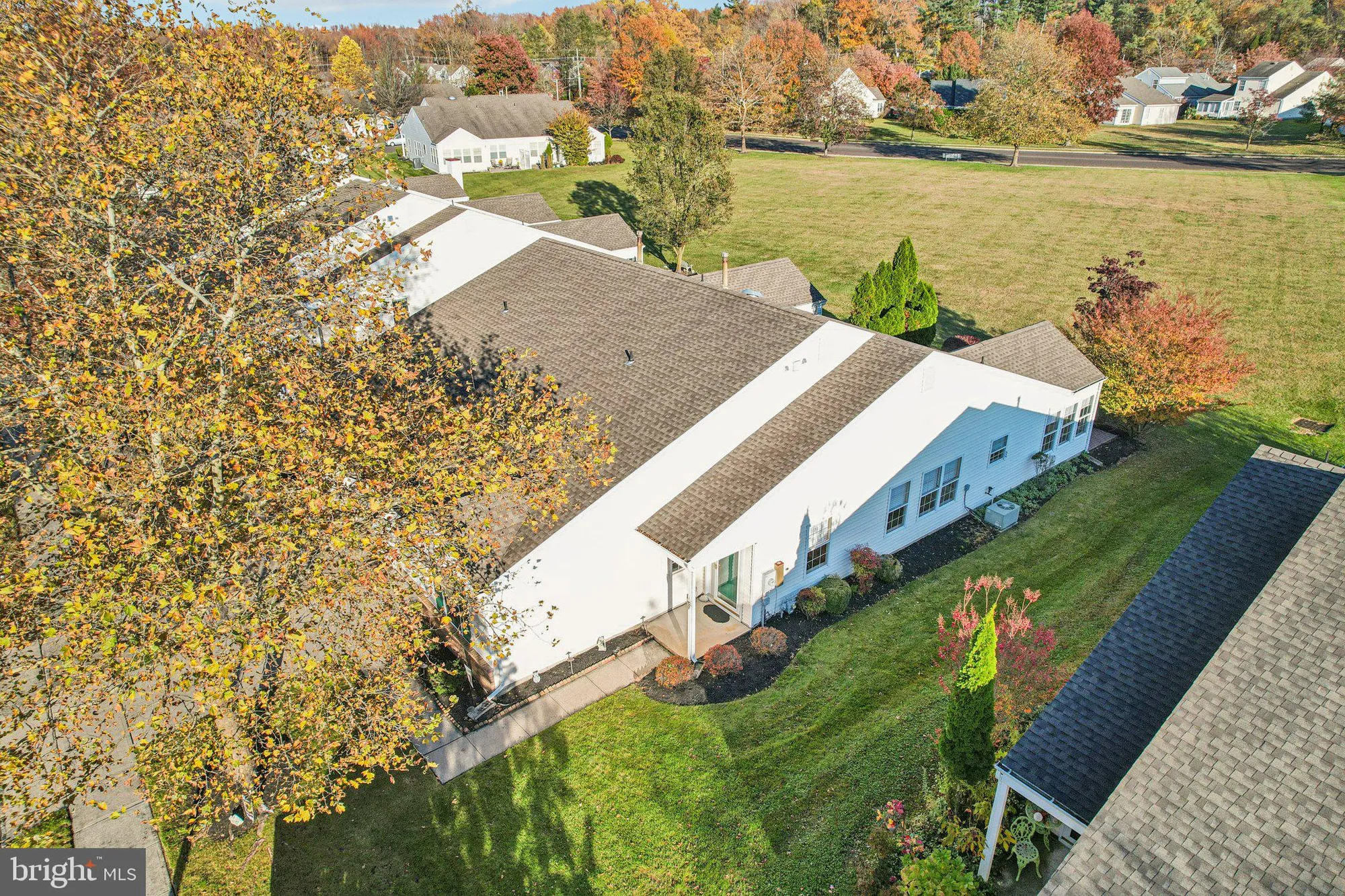 Property Slideshow image 9 of 53 | 17 peppergrass dr, Mount Laurel, NJ, 08054