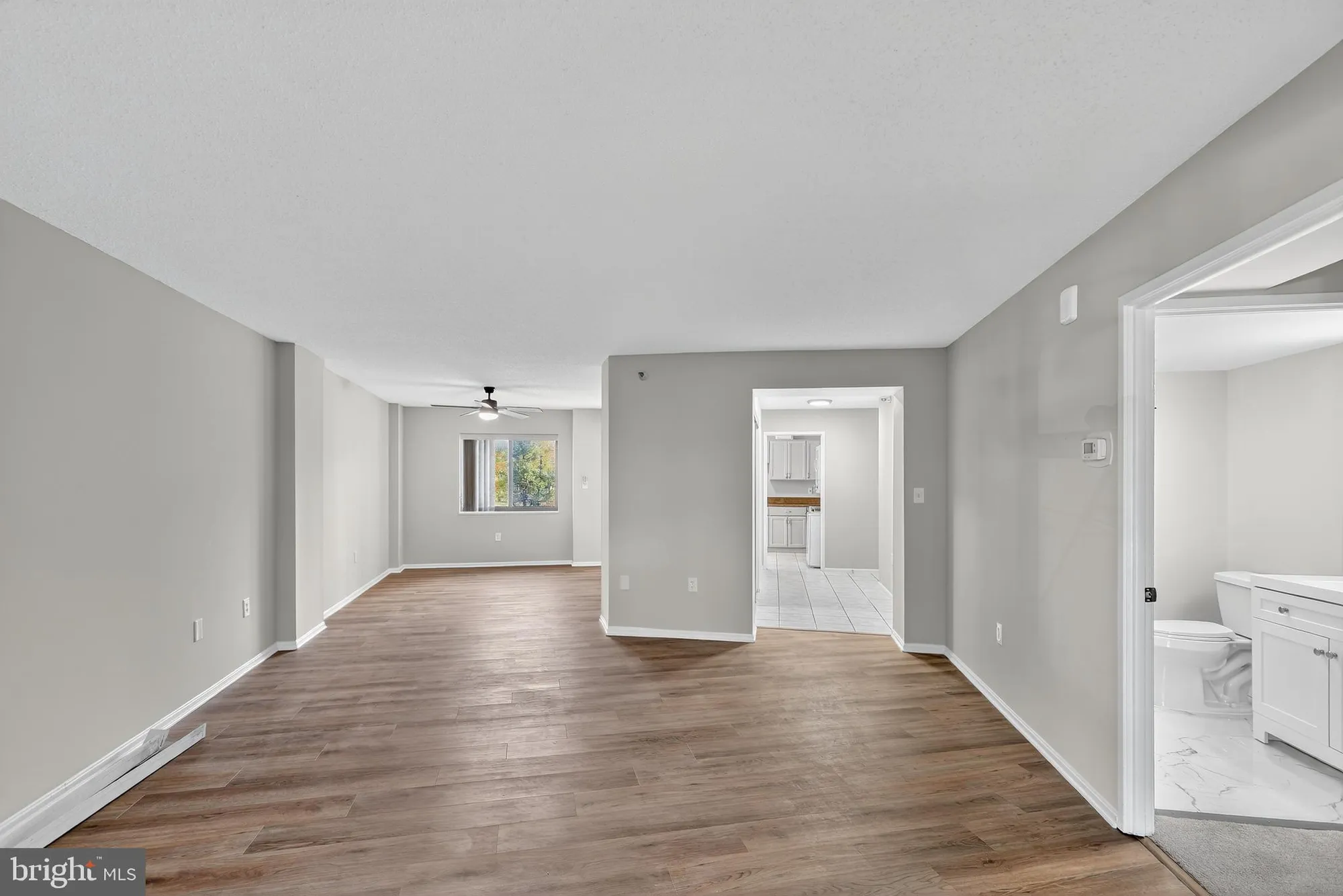 Property Slideshow image 12 of 40 | 15101 interlachen dr 1-326, Silver Spring, MD, 20906