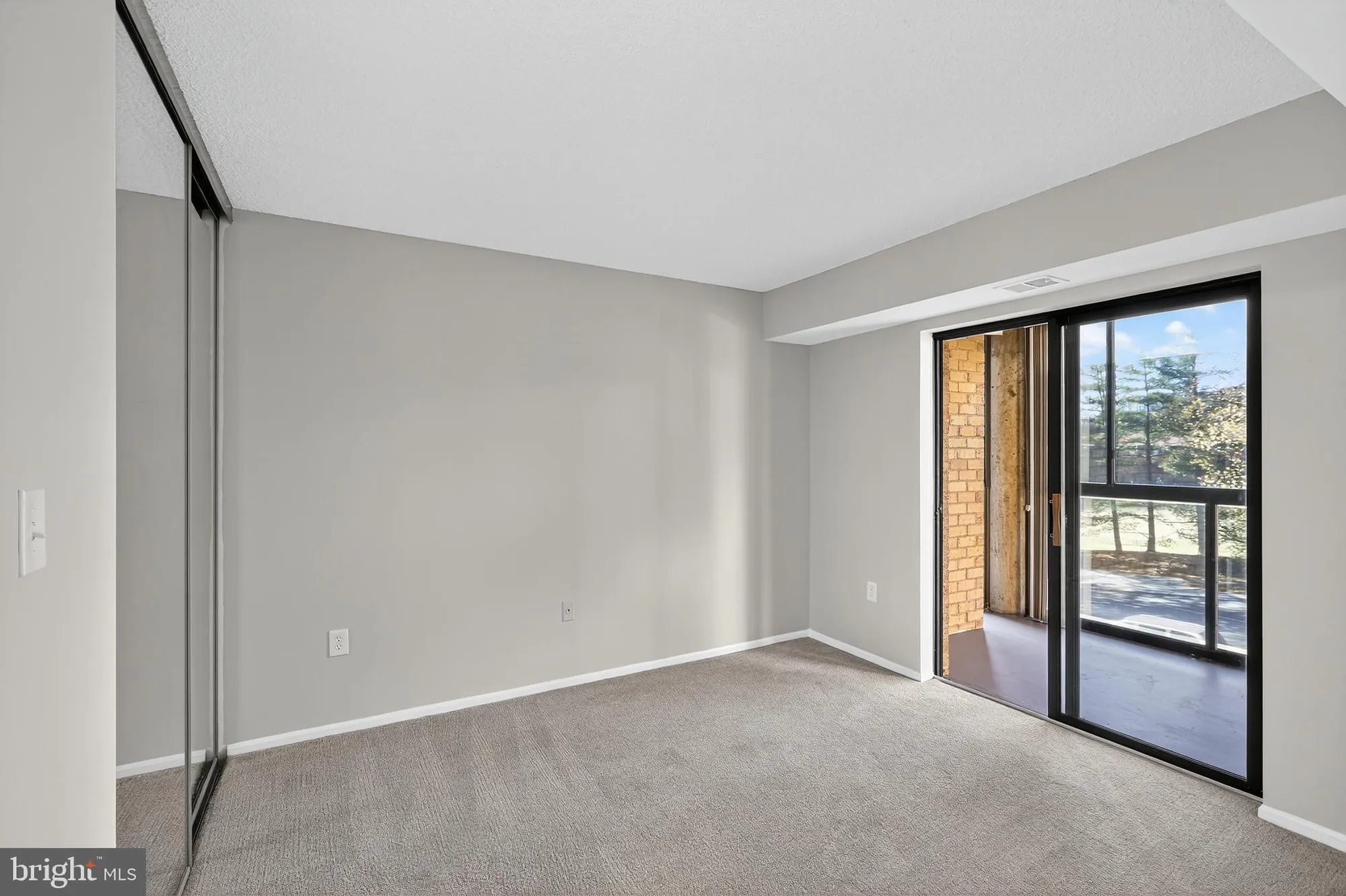 Property Slideshow image 17 of 40 | 15101 interlachen dr 1-326, Silver Spring, MD, 20906