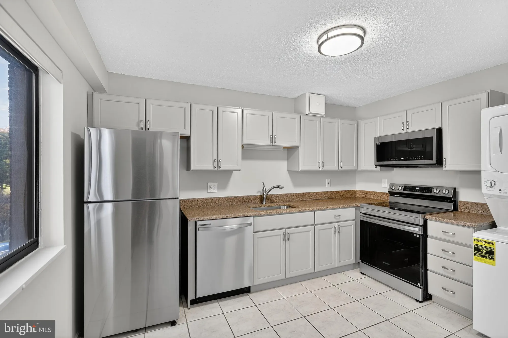Property Slideshow image 4 of 40 | 15101 interlachen dr 1-326, Silver Spring, MD, 20906
