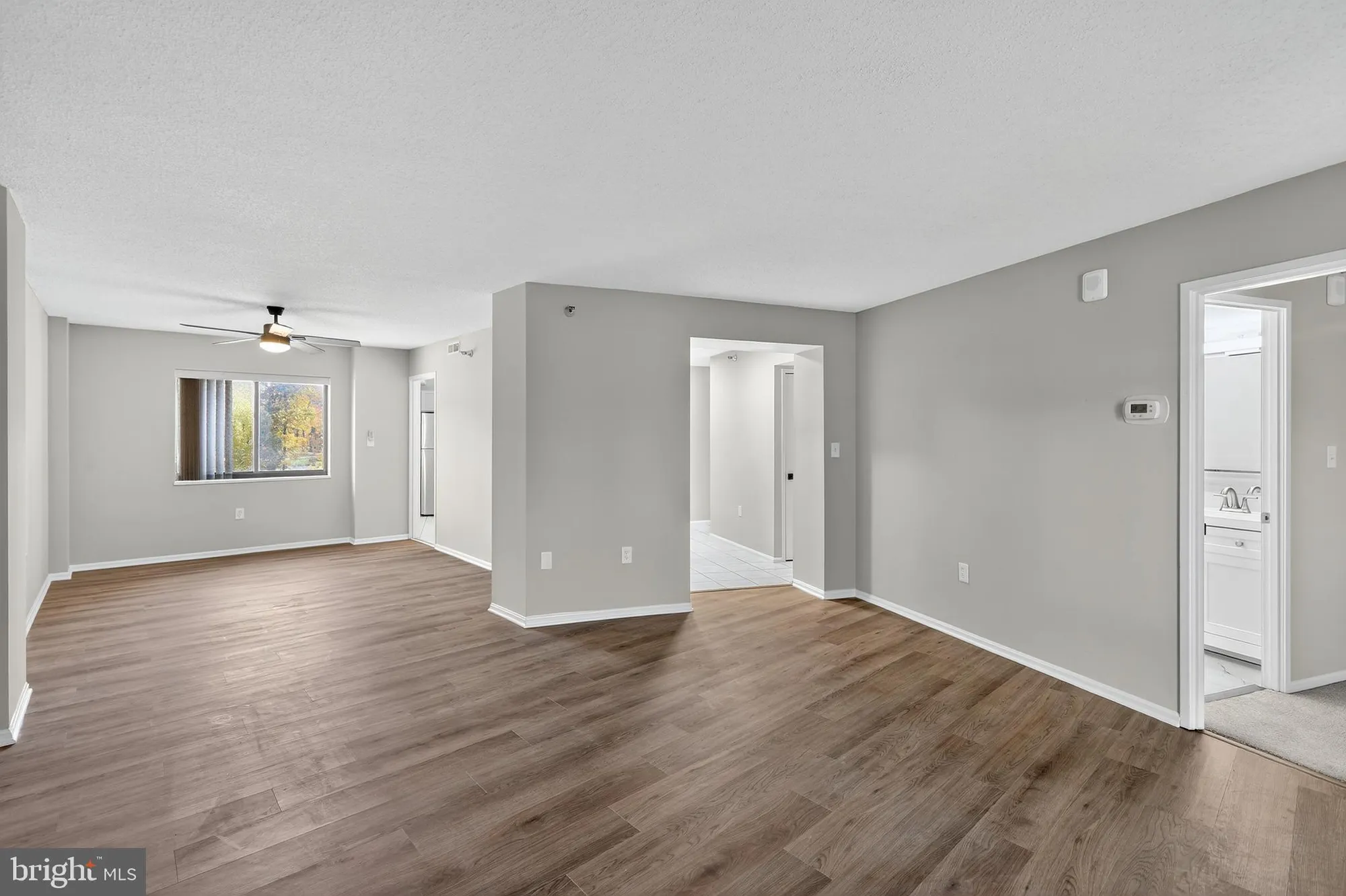 Property Slideshow image 13 of 40 | 15101 interlachen dr 1-326, Silver Spring, MD, 20906