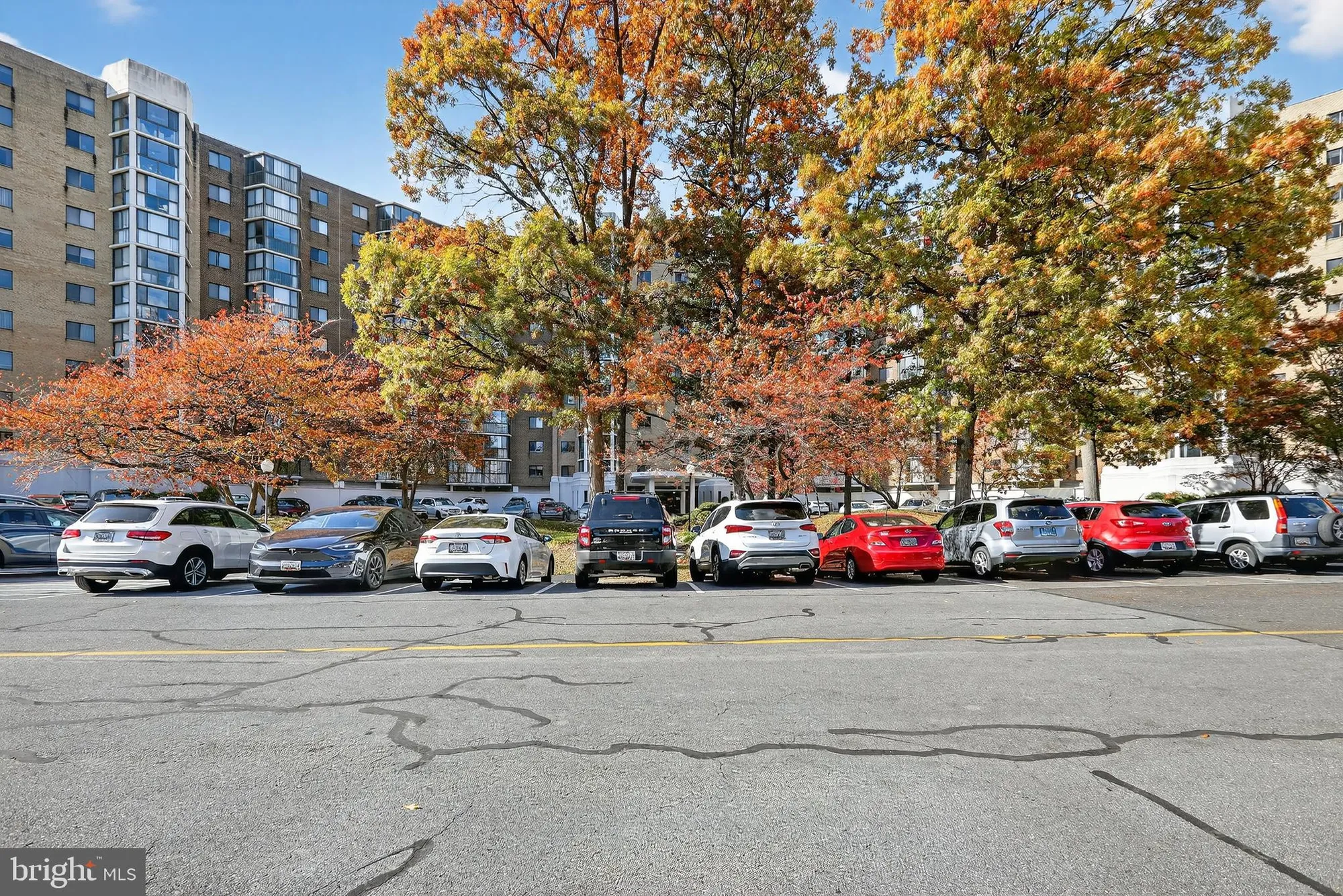 Property Slideshow image 40 of 40 | 15101 interlachen dr 1-326, Silver Spring, MD, 20906