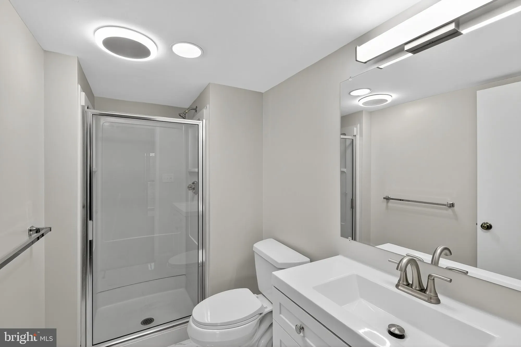 Property Slideshow image 32 of 40 | 15101 interlachen dr 1-326, Silver Spring, MD, 20906